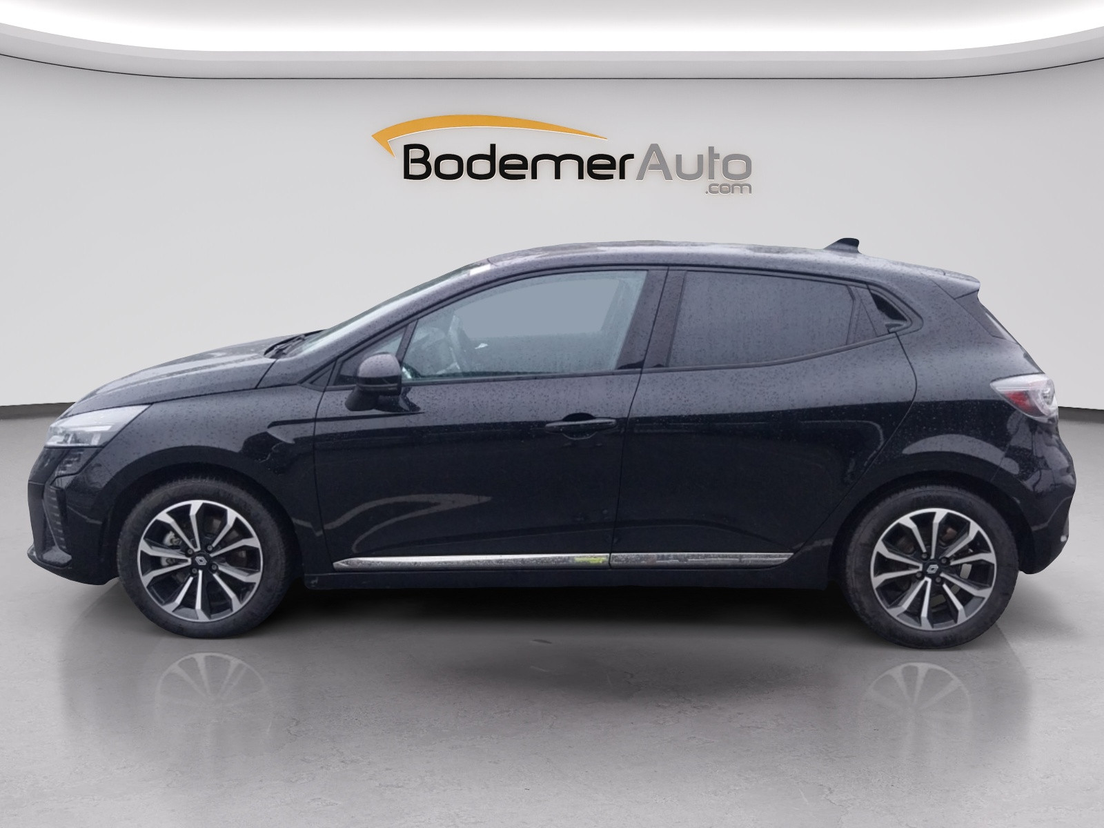 Vente en ligne Renault Clio 5 Clio E-Tech full hybrid 145 au prix de 17 990 €