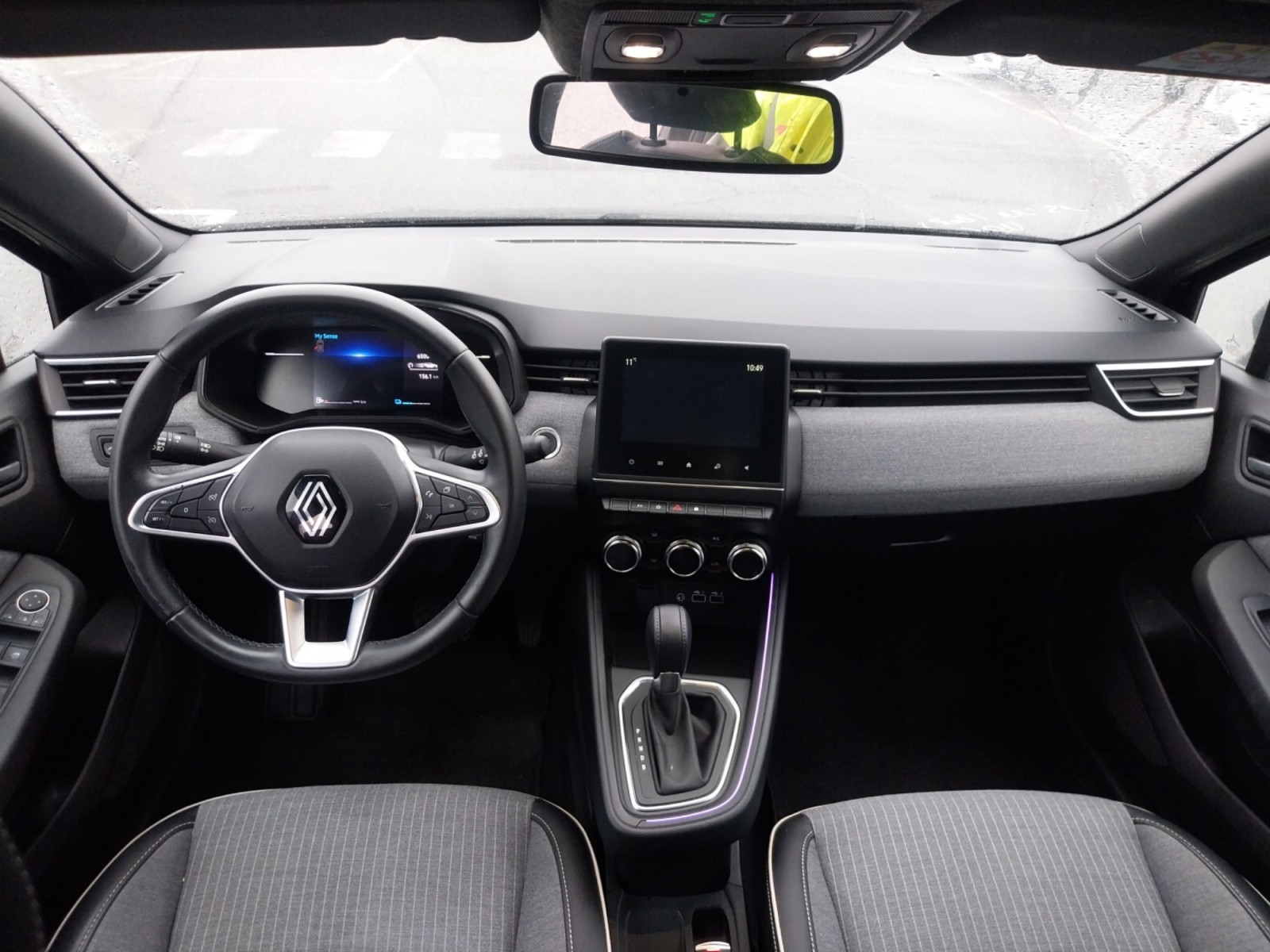 Vente en ligne Renault Clio 5 Clio E-Tech full hybrid 145 au prix de 17 990 €
