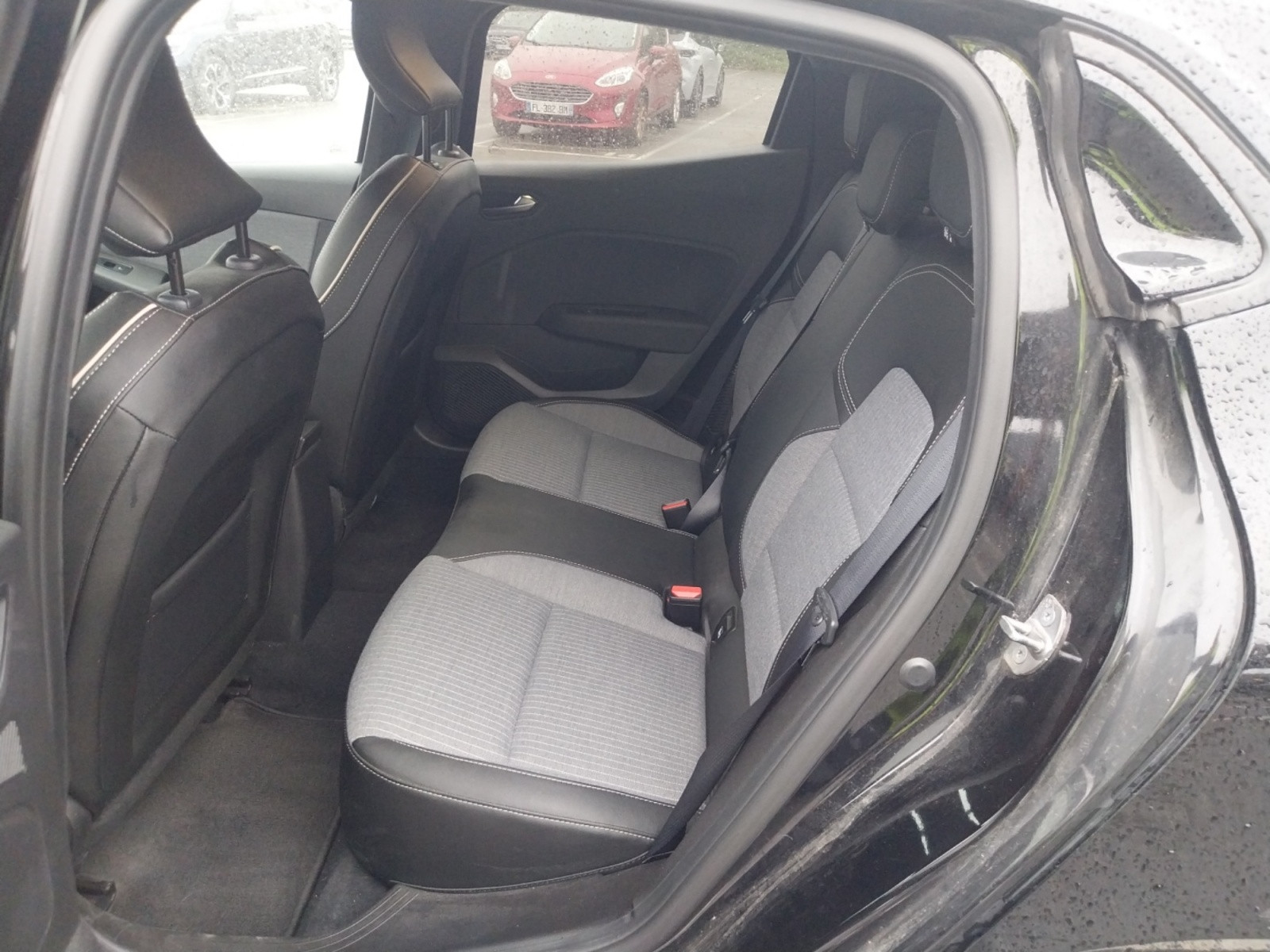 Vente en ligne Renault Clio 5 Clio E-Tech full hybrid 145 au prix de 17 990 €