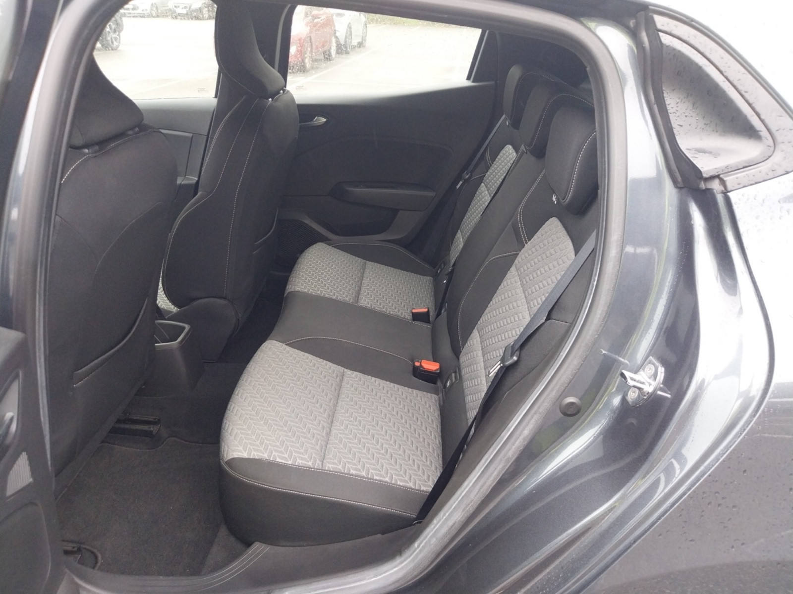 Vente en ligne Renault Clio 5 Clio TCe 90 - 21N au prix de 13 490 €