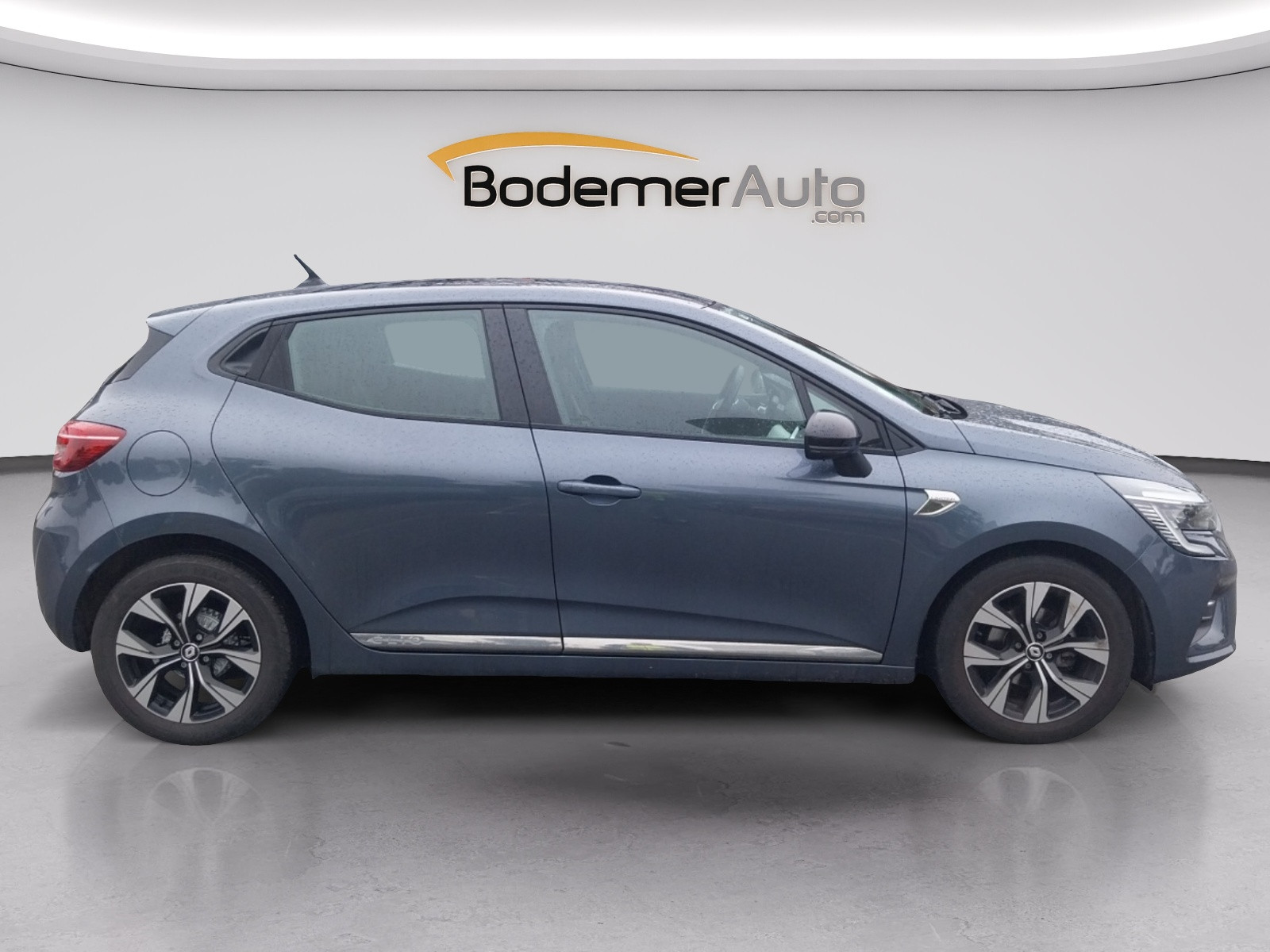 Vente en ligne Renault Clio 5 Clio TCe 90 - 21N au prix de 13 490 €