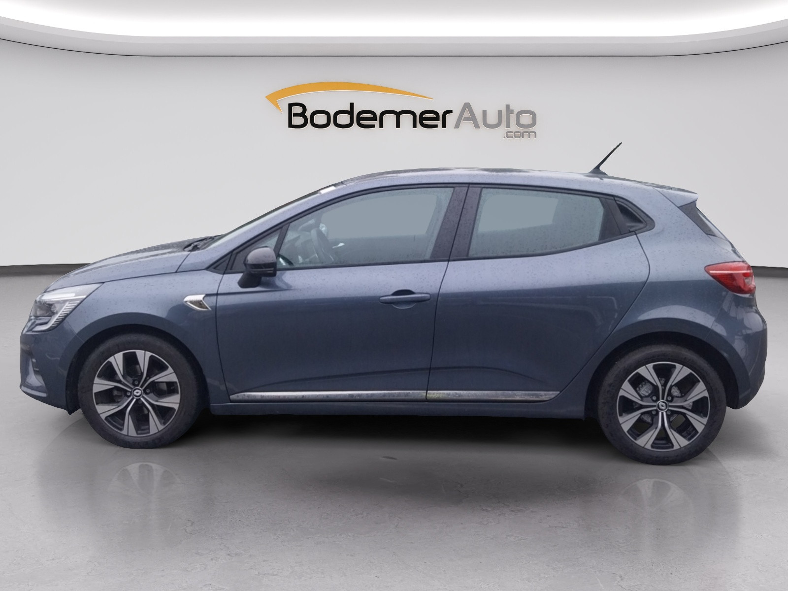 Vente en ligne Renault Clio 5 Clio TCe 90 - 21N au prix de 13 490 €