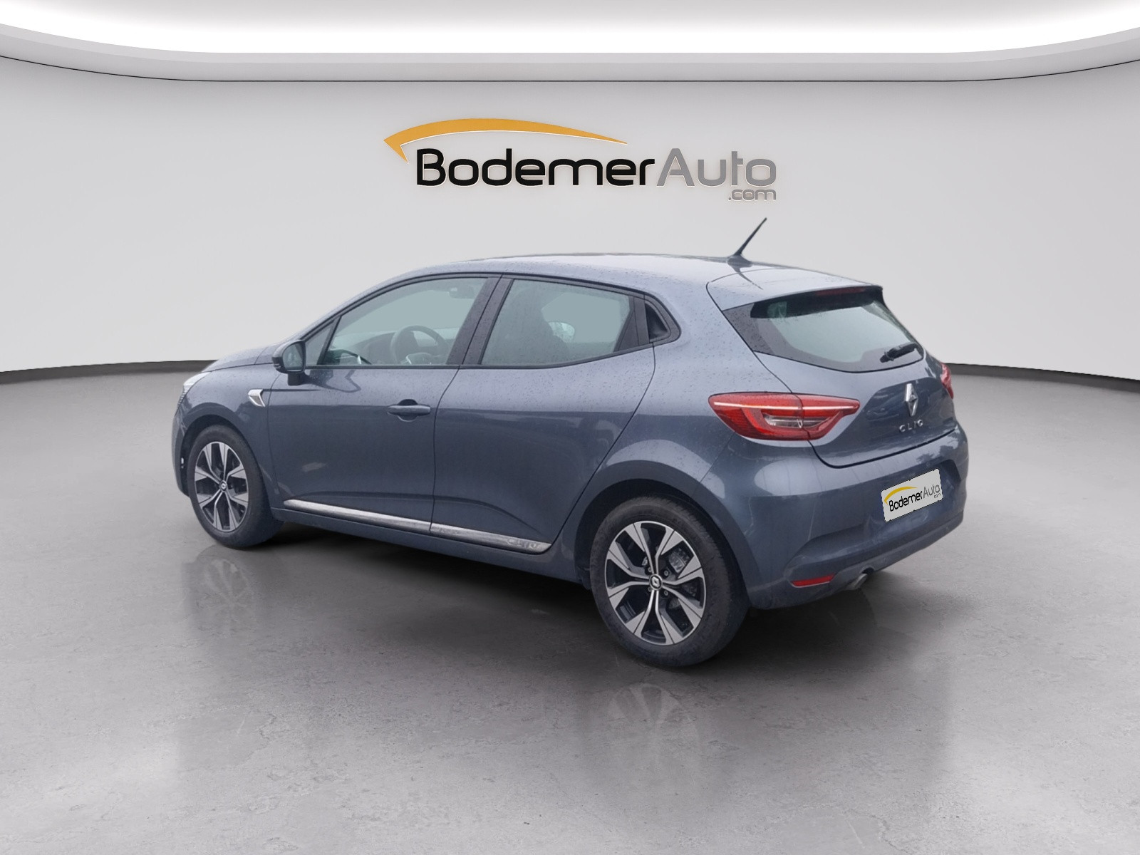 Vente en ligne Renault Clio 5 Clio TCe 90 - 21N au prix de 13 490 €