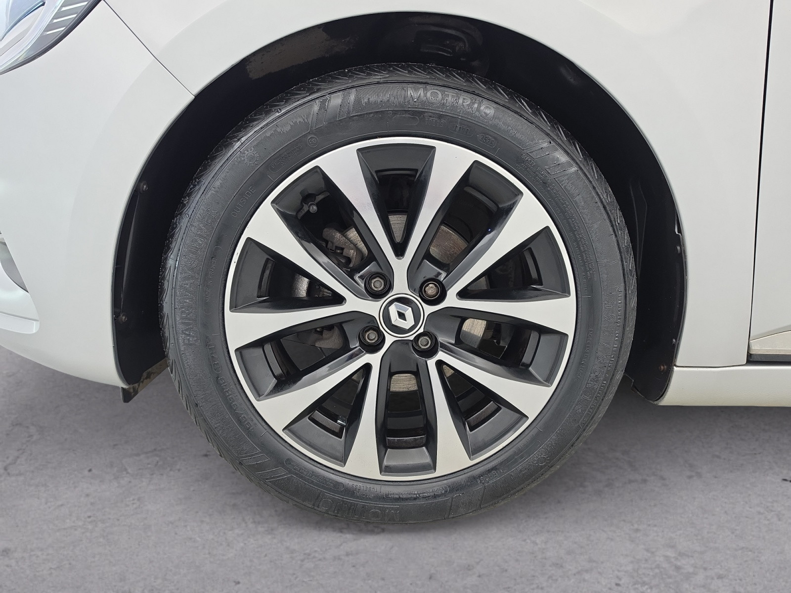 Vente en ligne Renault Clio 5 Clio TCe 90 au prix de 14 990 €