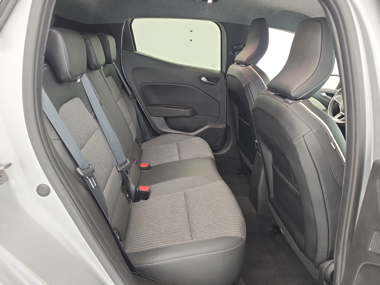 Vente en ligne Renault Clio 5 Clio TCe 90 au prix de 14 990 €