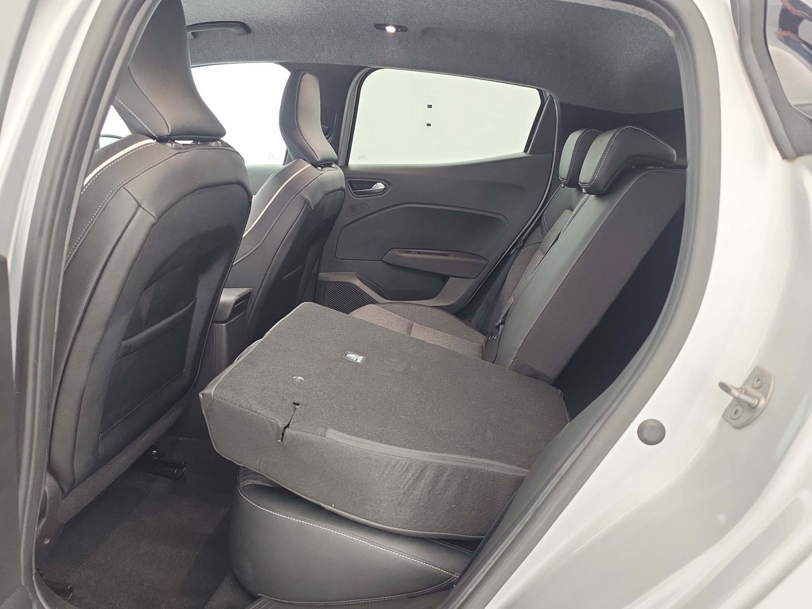 Vente en ligne Renault Clio 5 Clio TCe 90 au prix de 14 990 €