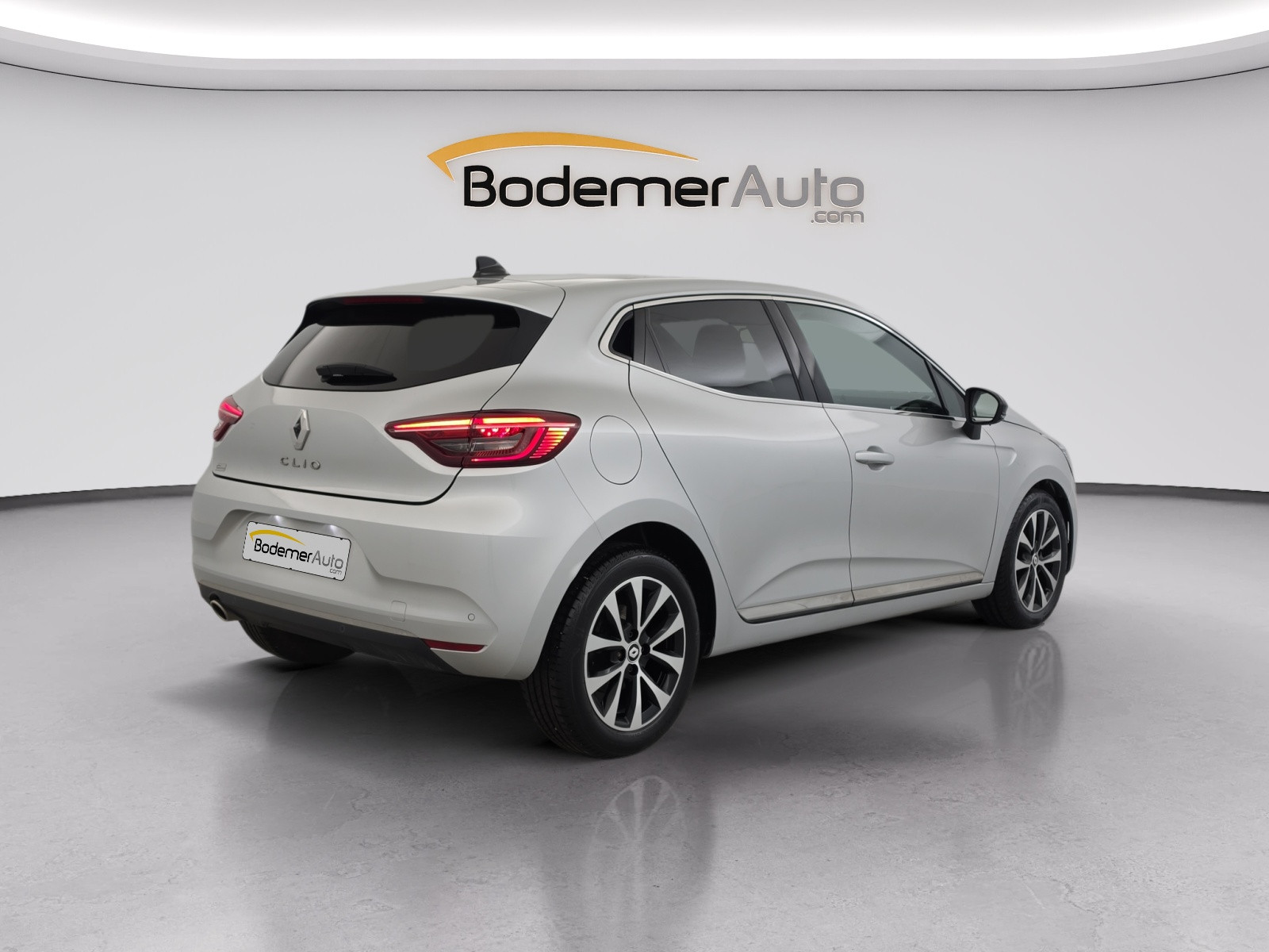 Vente en ligne Renault Clio 5 Clio TCe 90 au prix de 14 990 €