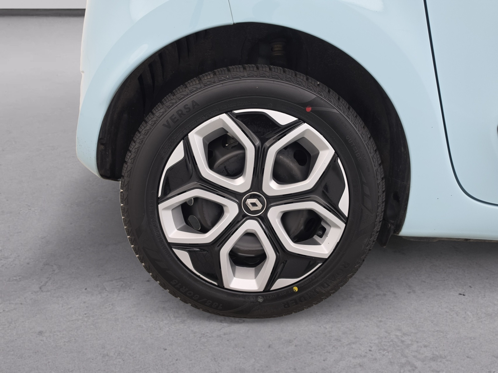 Vente en ligne Renault Twingo Electrique Twingo III E-Tech au prix de 13 990 €