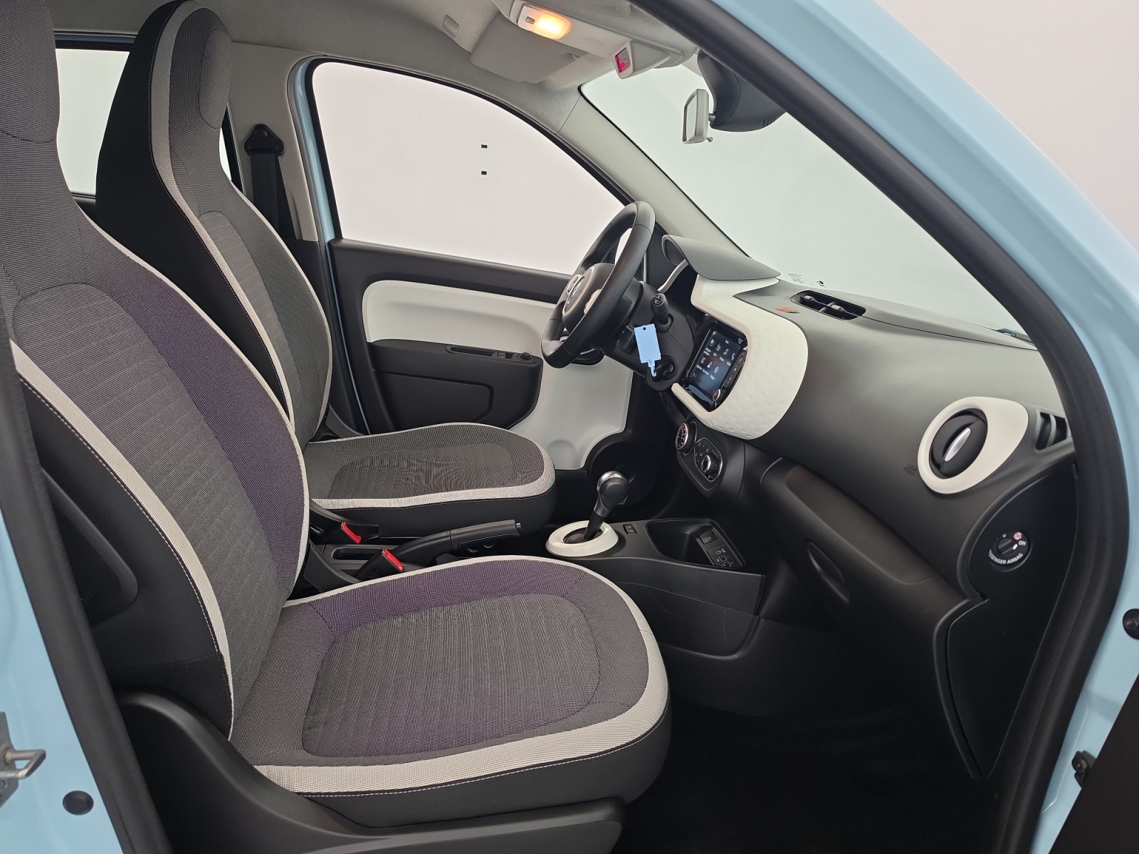 Vente en ligne Renault Twingo Electrique Twingo III E-Tech au prix de 13 990 €