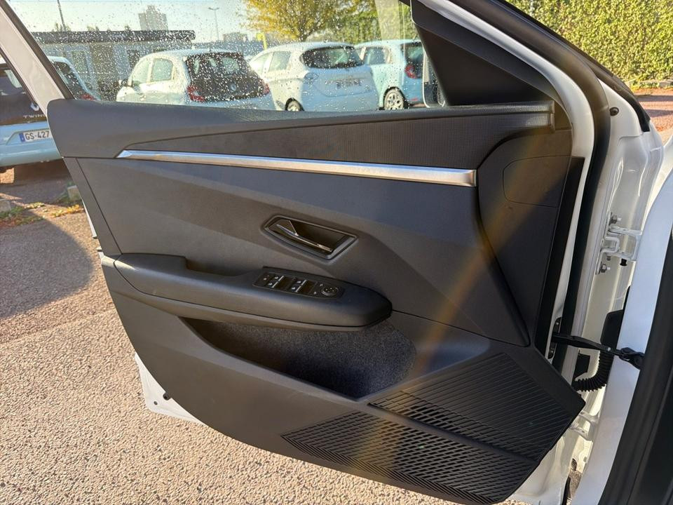 Vente en ligne Renault Megane E-Tech  130 ch autonomie urbaine AC7 GSR2 au prix de 21 990 €