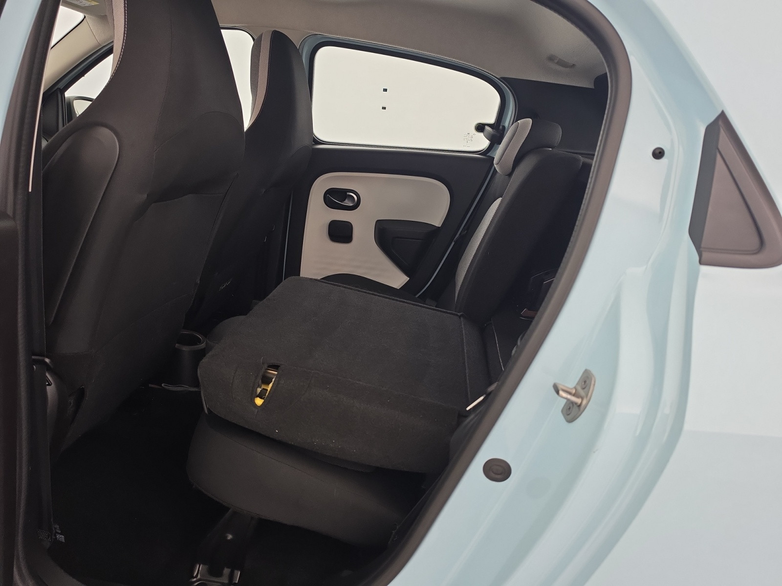 Vente en ligne Renault Twingo Electrique Twingo III E-Tech au prix de 13 990 €