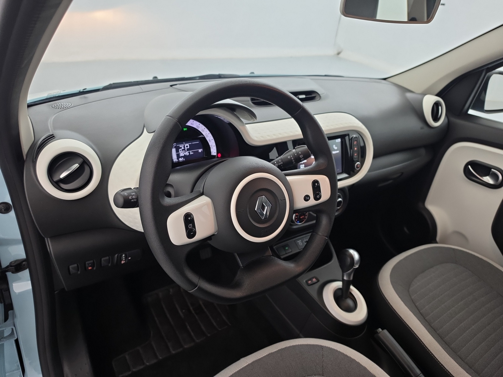 Vente en ligne Renault Twingo Electrique Twingo III E-Tech au prix de 13 990 €