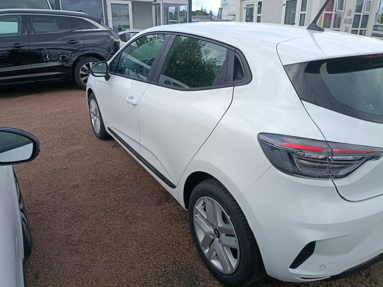 Vente en ligne Renault Clio 5 Clio E-Tech full hybrid 145 ch GSR2 au prix de 17 990 €