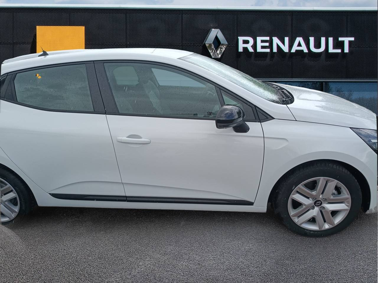Vente en ligne Renault Clio 5 Clio E-Tech full hybrid 145 ch GSR2 au prix de 17 990 €