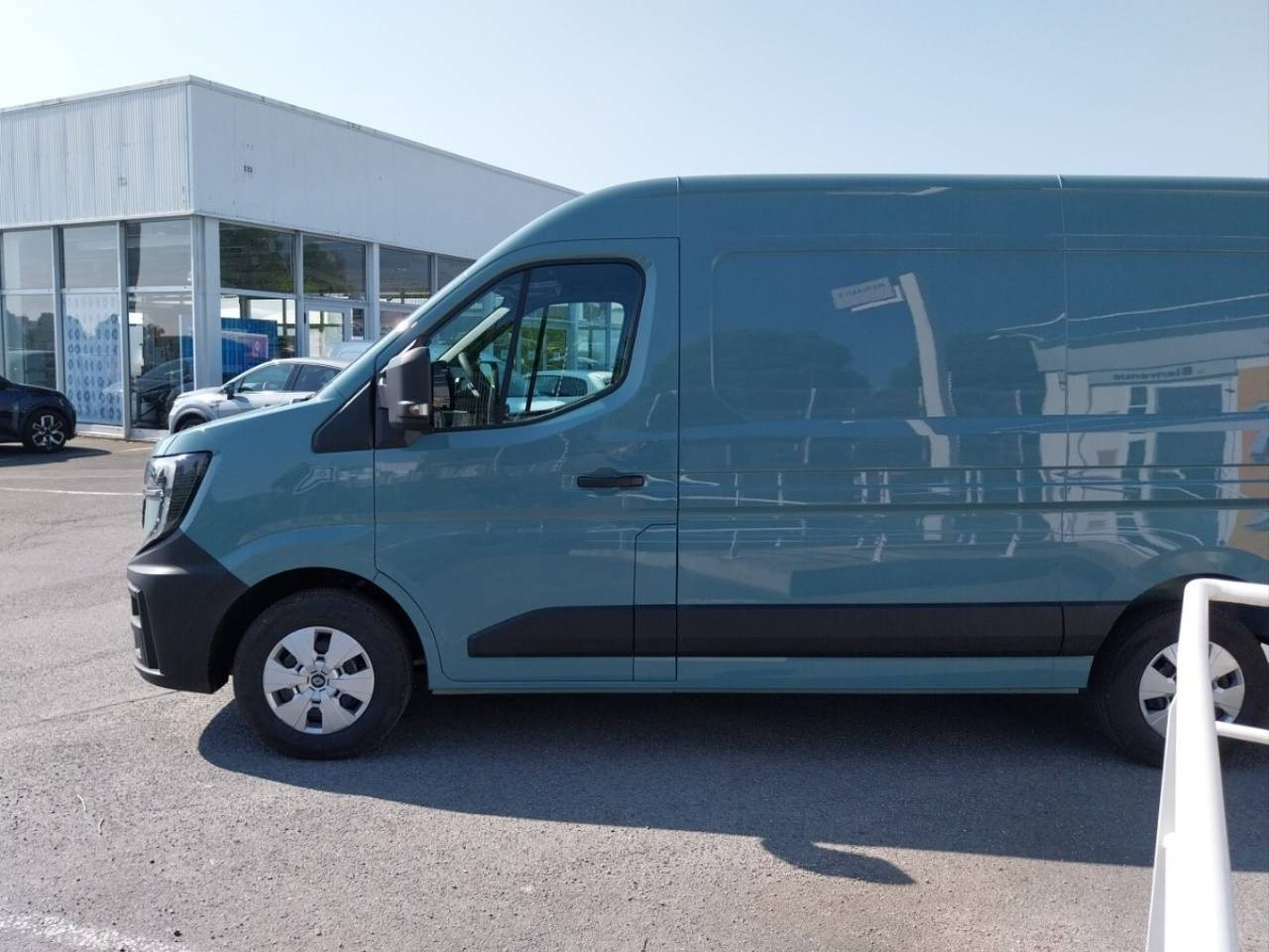 Vente en ligne Renault Master E-Tech MASTER ELECTRIQUE FGN L2H2 3T5 GRANDE AUTONOMIE au prix de 49 922 €