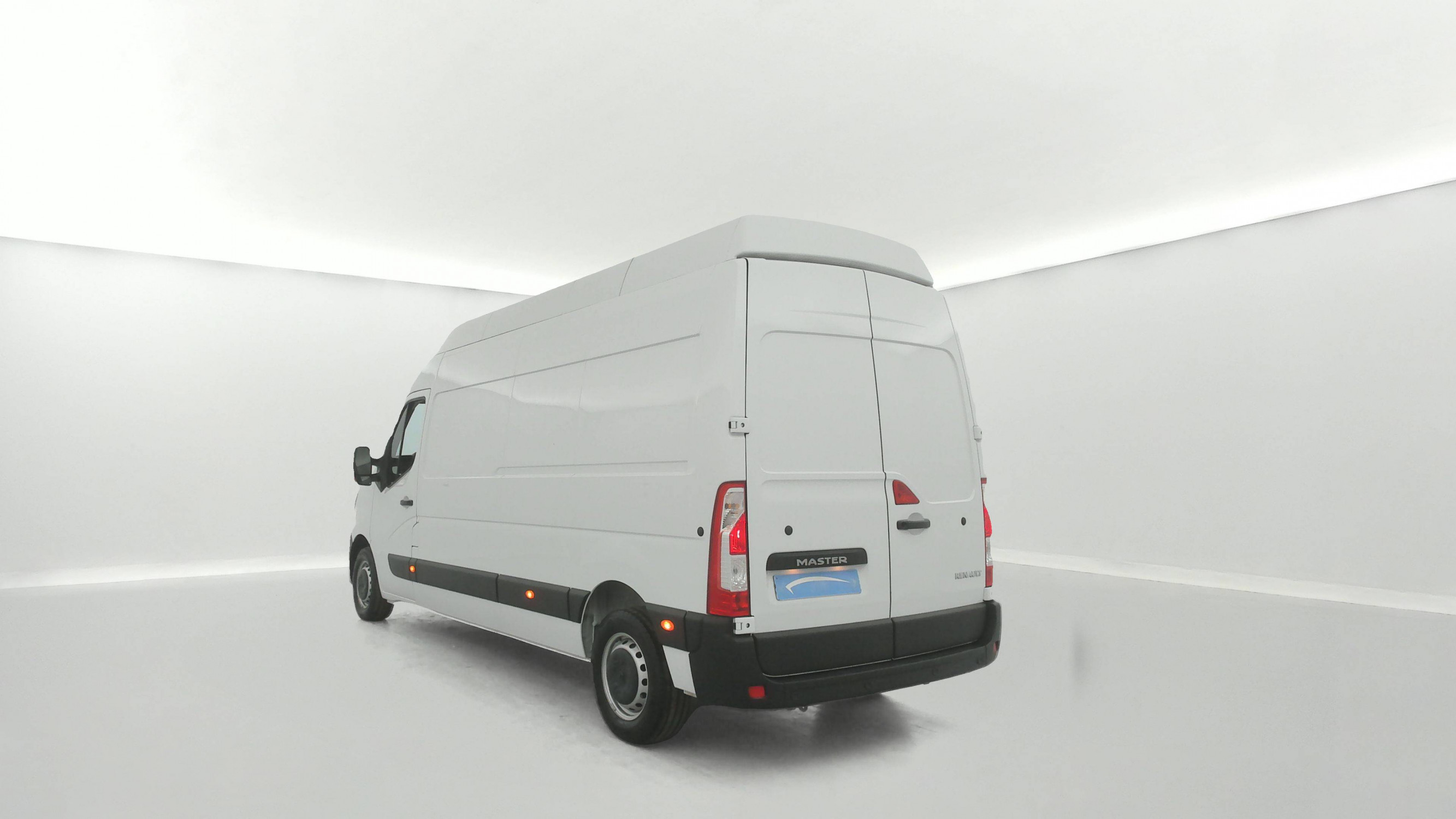 Vente en ligne Renault Master Fourgon MASTER FGN TRAC F3500 L3H3 BLUE DCI 135 au prix de 23 490 €