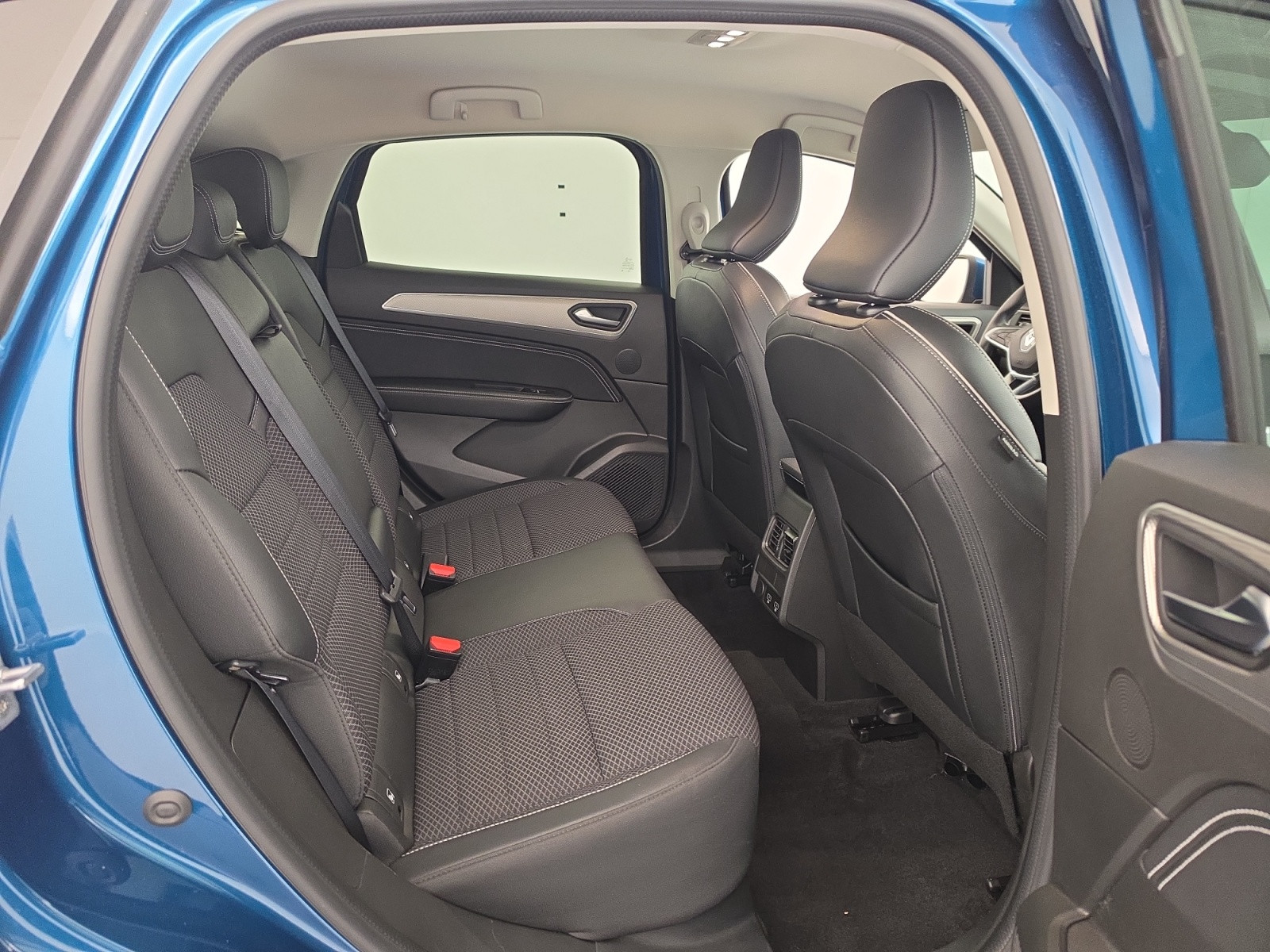 Vente en ligne Renault Arkana  E-Tech hybride 145 - 22 au prix de 20 990 €