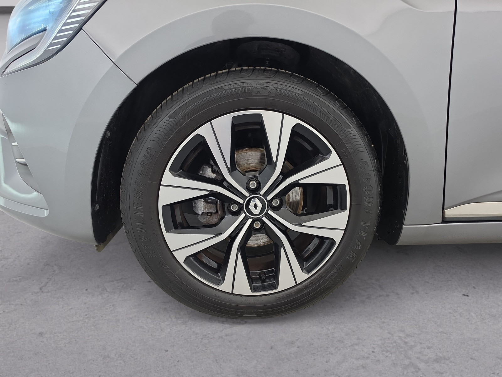 Vente en ligne Renault Clio 5 Clio TCe 90 au prix de 15 290 €
