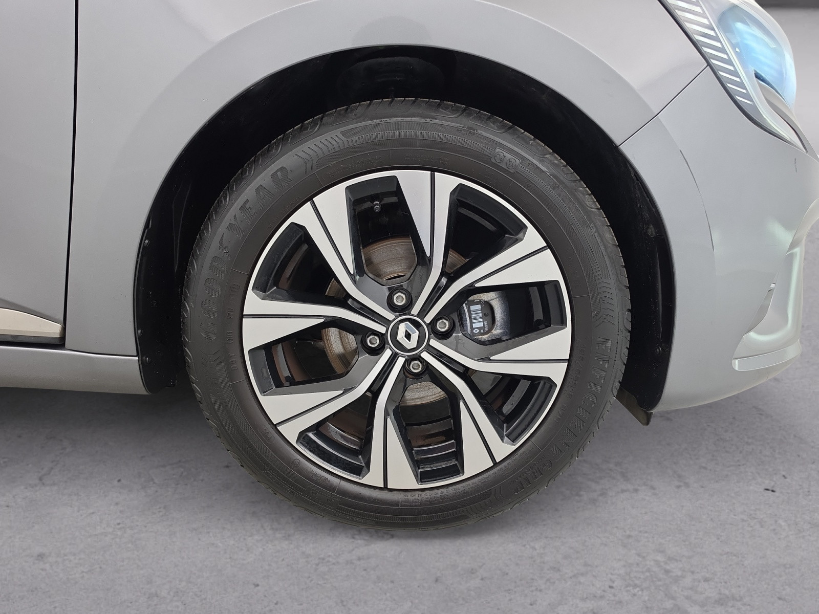 Vente en ligne Renault Clio 5 Clio TCe 90 au prix de 15 290 €