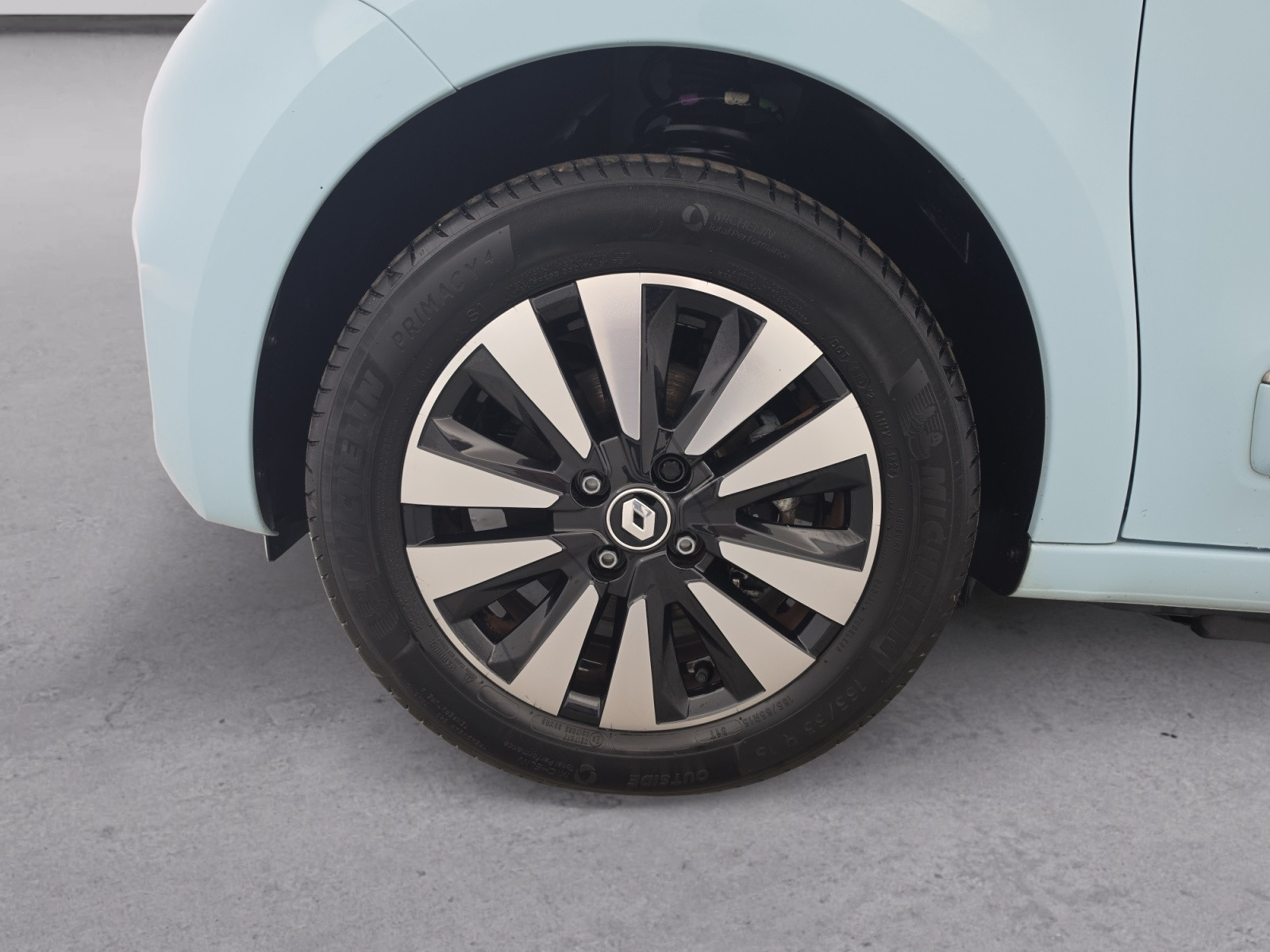 Vente en ligne Renault Twingo Electrique Twingo III E-Tech au prix de 13 990 €