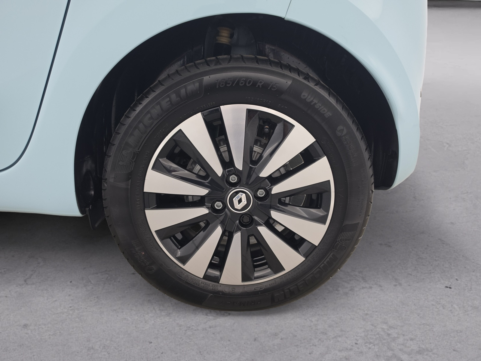 Vente en ligne Renault Twingo Electrique Twingo III E-Tech au prix de 13 990 €