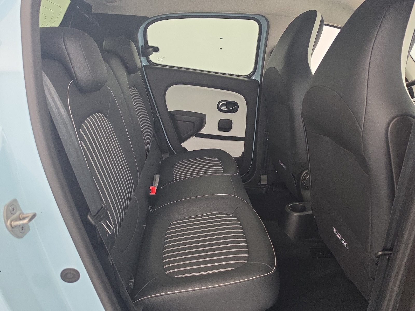 Vente en ligne Renault Twingo Electrique Twingo III E-Tech au prix de 13 990 €