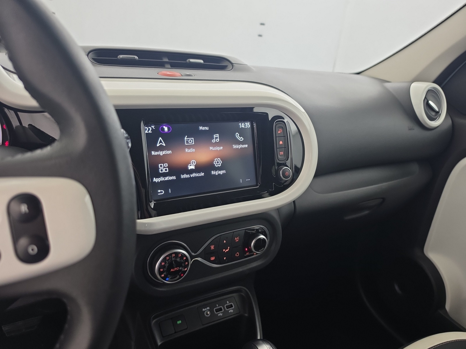 Vente en ligne Renault Twingo Electrique Twingo III E-Tech au prix de 13 990 €