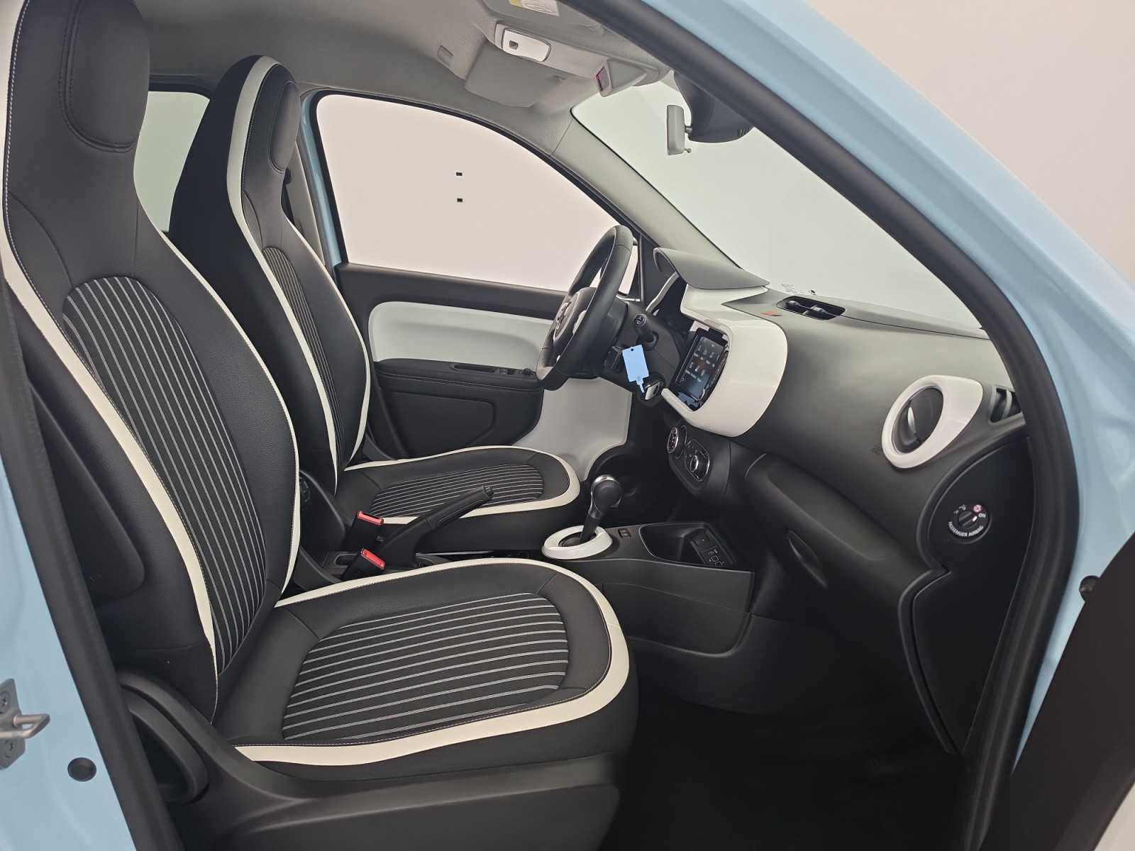 Vente en ligne Renault Twingo Electrique Twingo III E-Tech au prix de 13 990 €