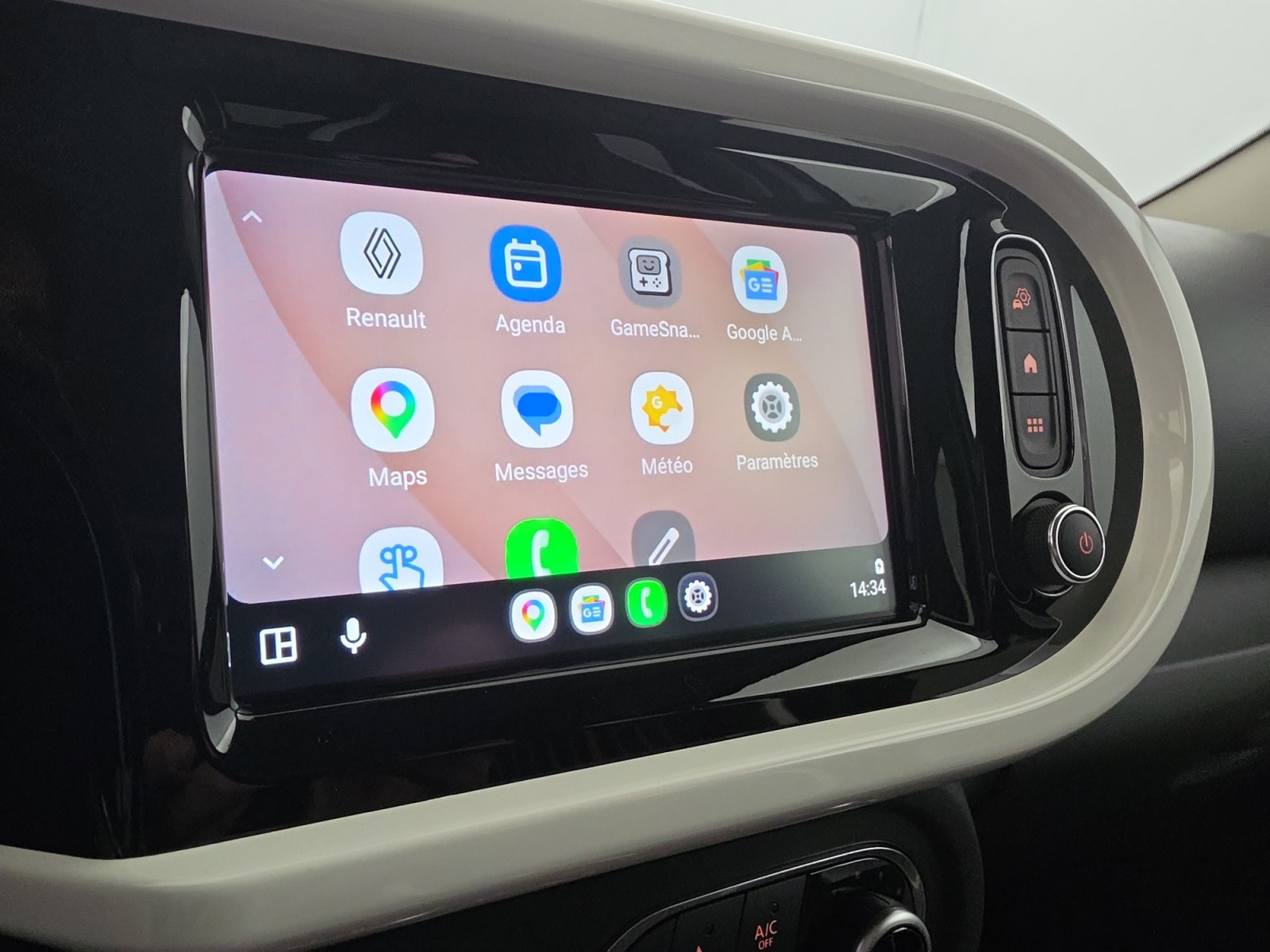 Vente en ligne Renault Twingo Electrique Twingo III E-Tech au prix de 13 990 €