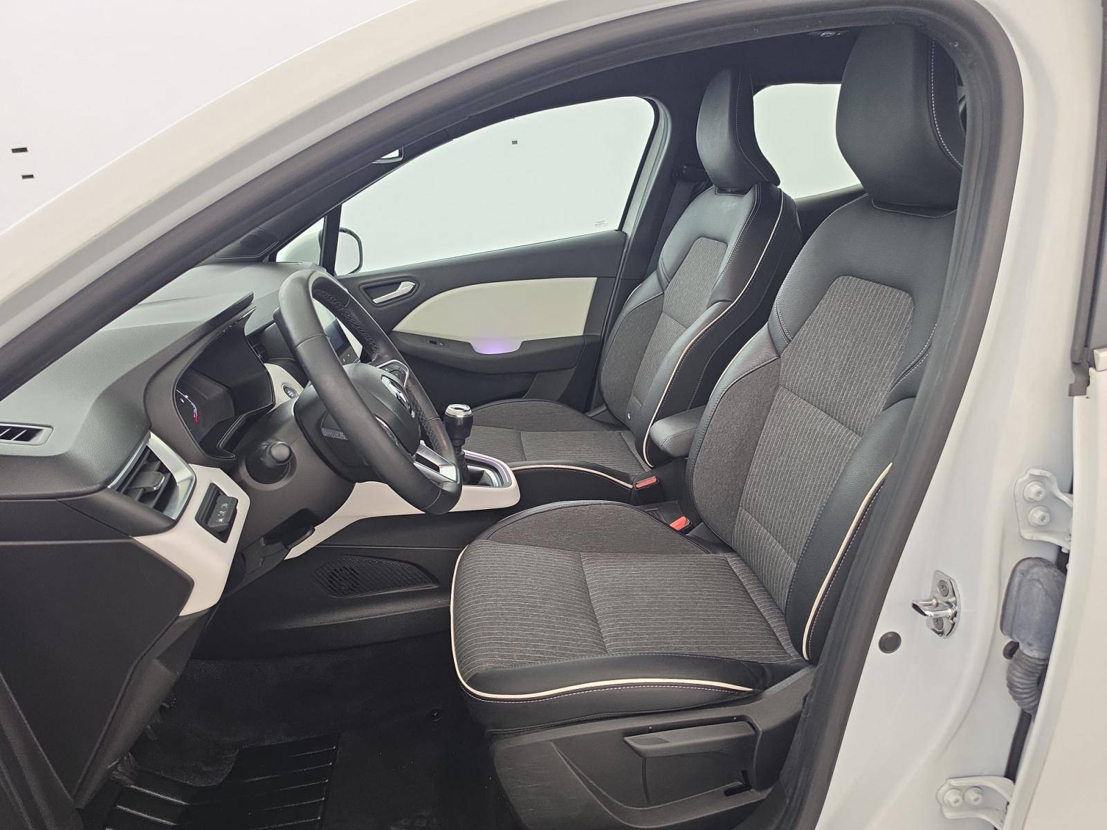 Vente en ligne Renault Clio 5 Clio TCe 90 - 21N au prix de 14 490 €