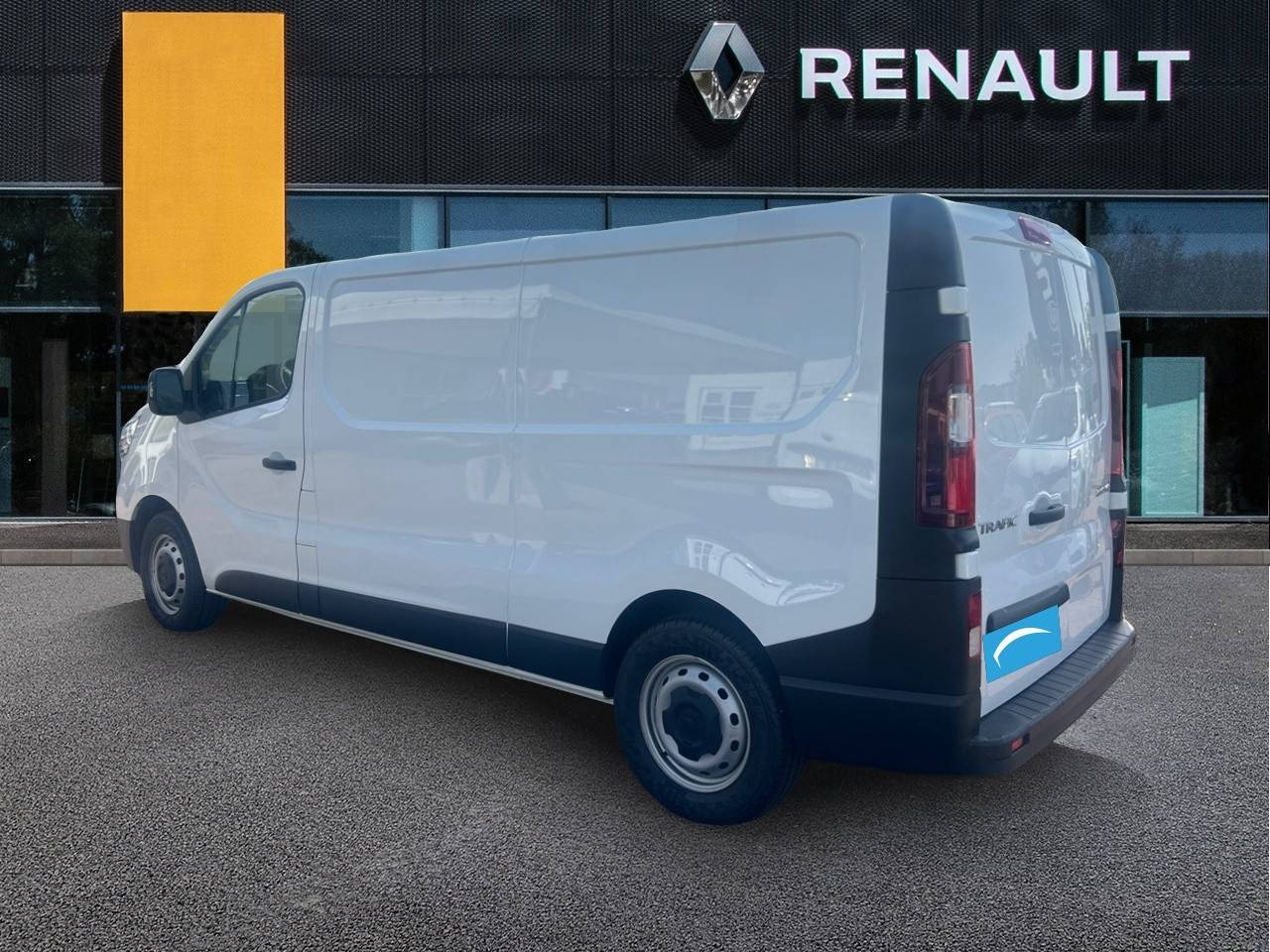 Vente en ligne Renault Trafic 3 Fourgon TRAFIC FGN L2H1 3000 KG BLUE DCI 130 au prix de 21 490 €