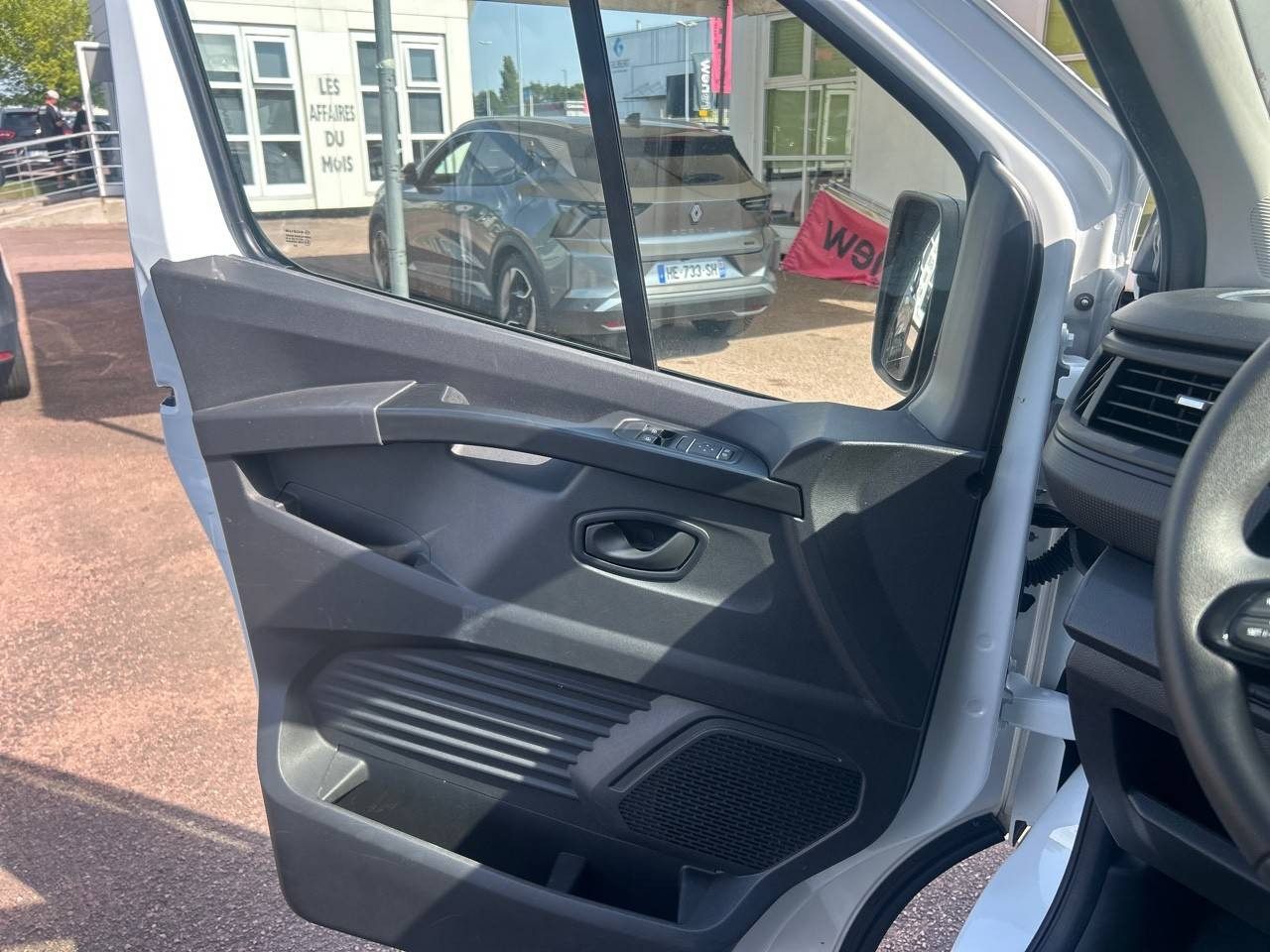 Vente en ligne Renault Trafic 3 Fourgon TRAFIC FGN L2H1 3000 KG BLUE DCI 130 au prix de 21 490 €