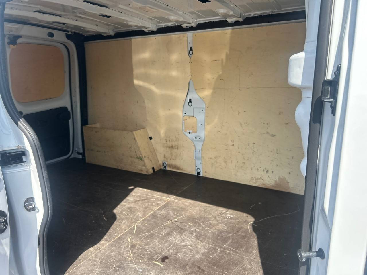 Vente en ligne Renault Trafic 3 Fourgon TRAFIC FGN L2H1 3000 KG BLUE DCI 130 au prix de 21 490 €