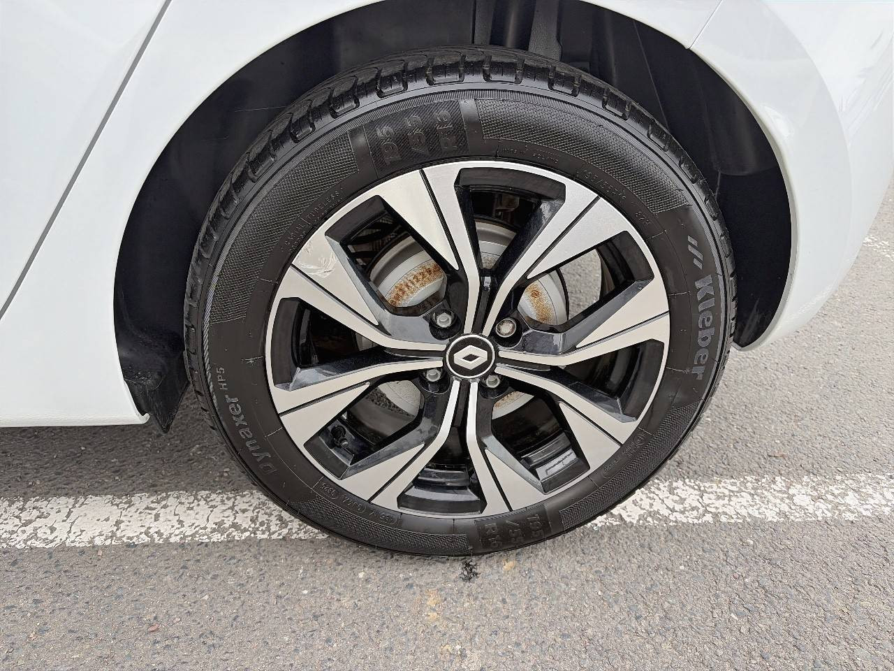 Vente en ligne Renault Clio 5 Clio E-Tech 140 - 21N au prix de 14 490 €