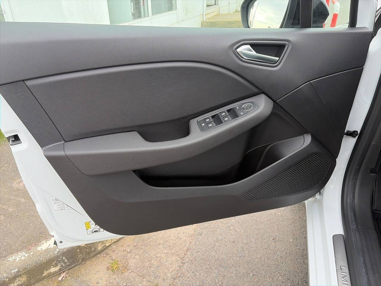 Vente en ligne Renault Clio 5 Clio E-Tech 140 - 21N au prix de 14 490 €