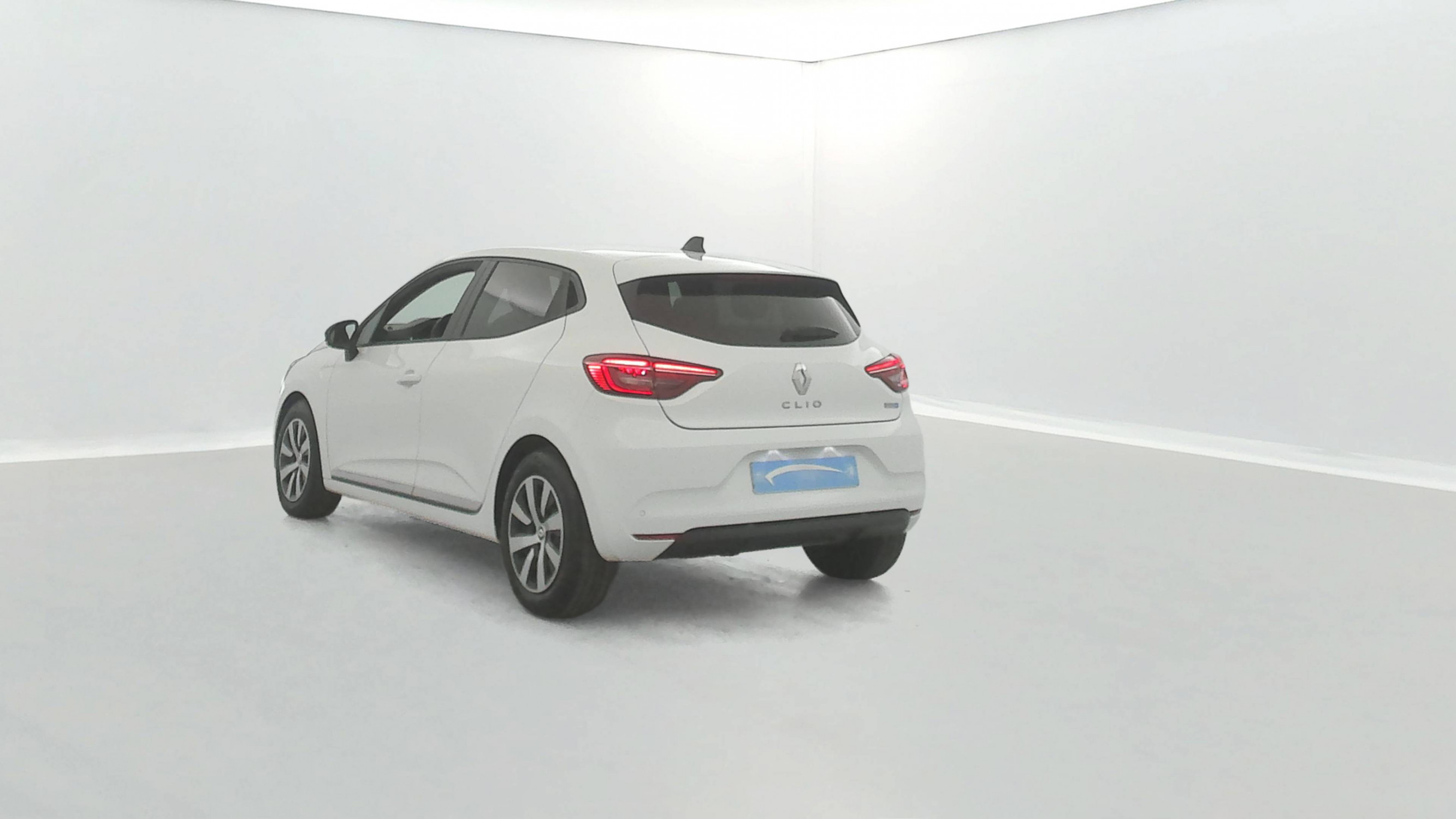 Vente en ligne Renault Clio 5 Clio E-Tech full hybrid 145 au prix de 15 990 €