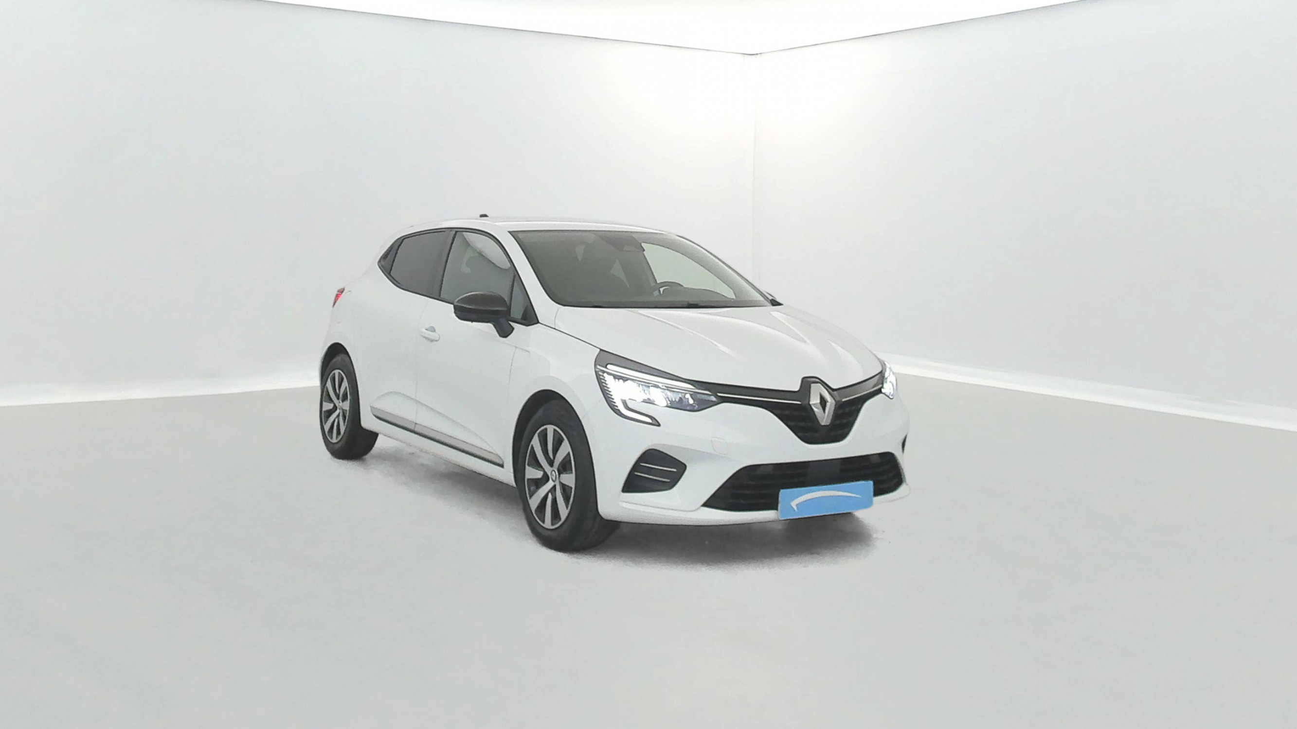 Vente en ligne Renault Clio 5 Clio E-Tech full hybrid 145 au prix de 15 990 €