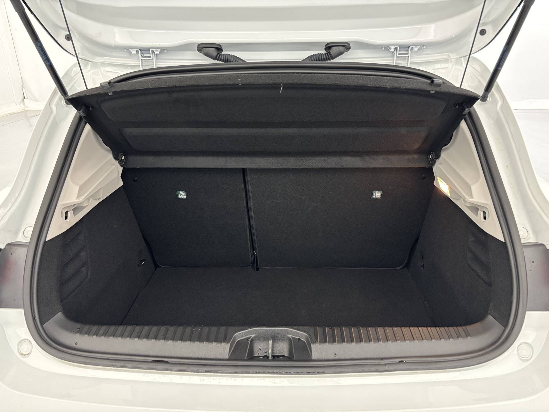 Vente en ligne Renault Clio 5 Clio E-Tech full hybrid 145 au prix de 15 990 €