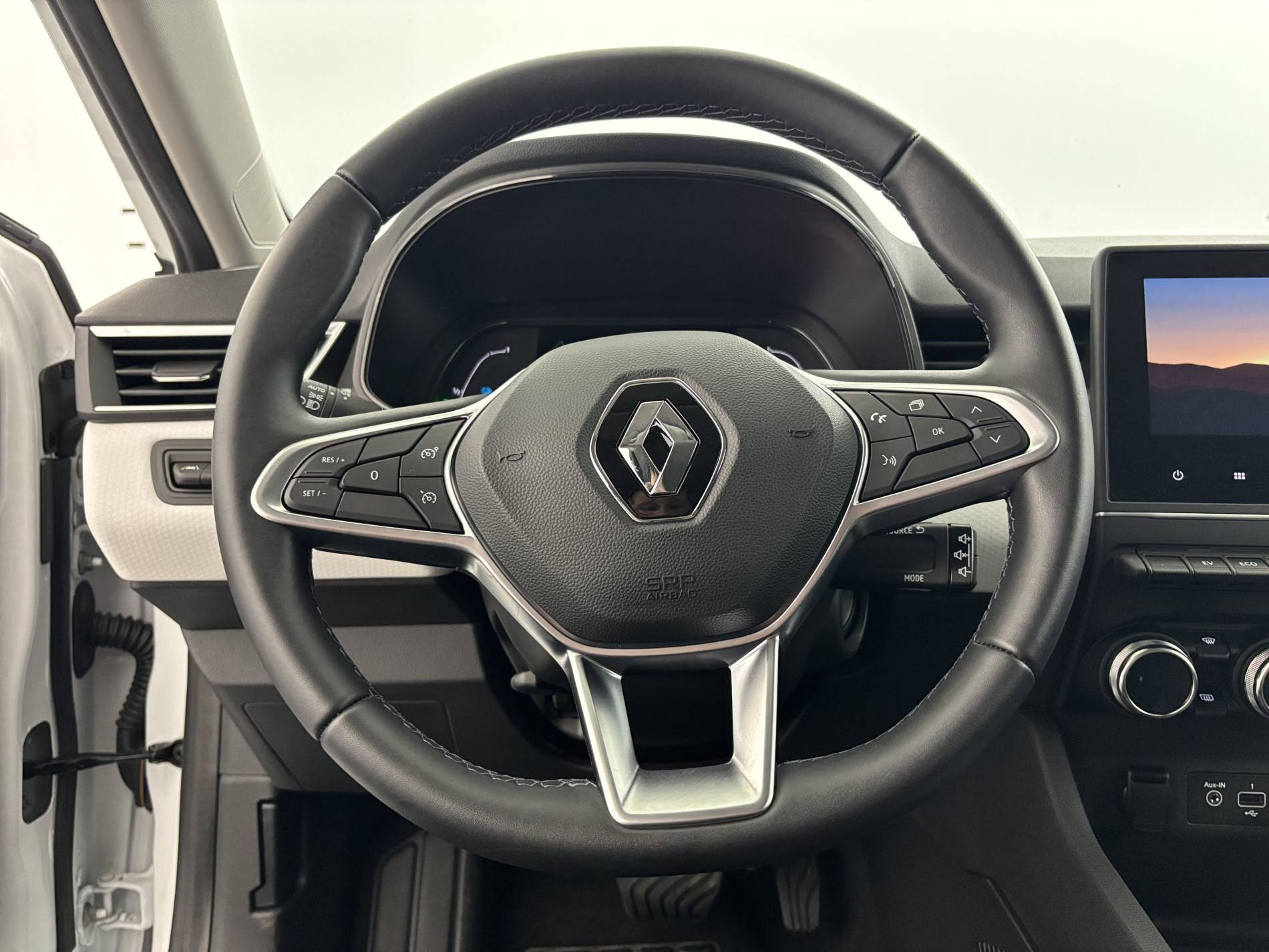 Vente en ligne Renault Clio 5 Clio E-Tech full hybrid 145 au prix de 15 990 €