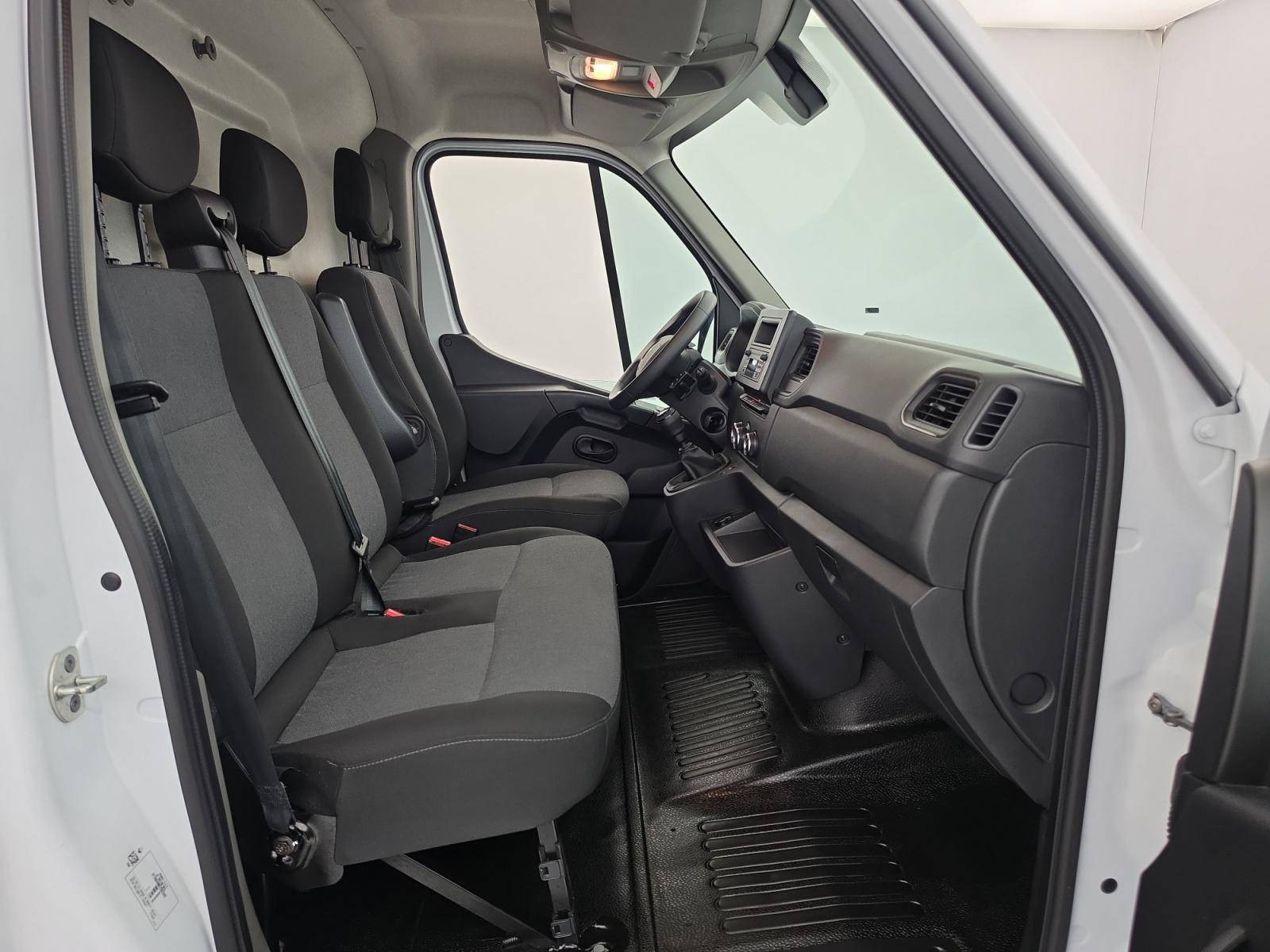 Vente en ligne Renault Master Fourgon MASTER FGN TRAC F3500 L2H2 BLUE DCI 135 au prix de 21 990 €