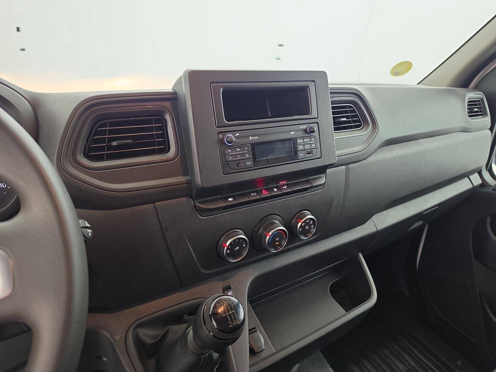 Vente en ligne Renault Master Fourgon MASTER FGN TRAC F3500 L2H2 BLUE DCI 135 au prix de 21 990 €