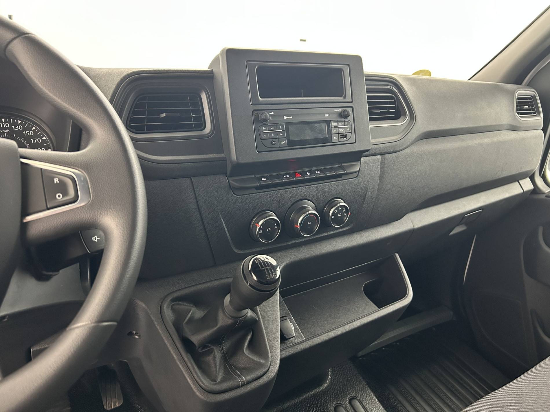 Vente en ligne Renault Master Fourgon MASTER FGN TRAC F3500 L2H2 BLUE DCI 135 au prix de 21 490 €