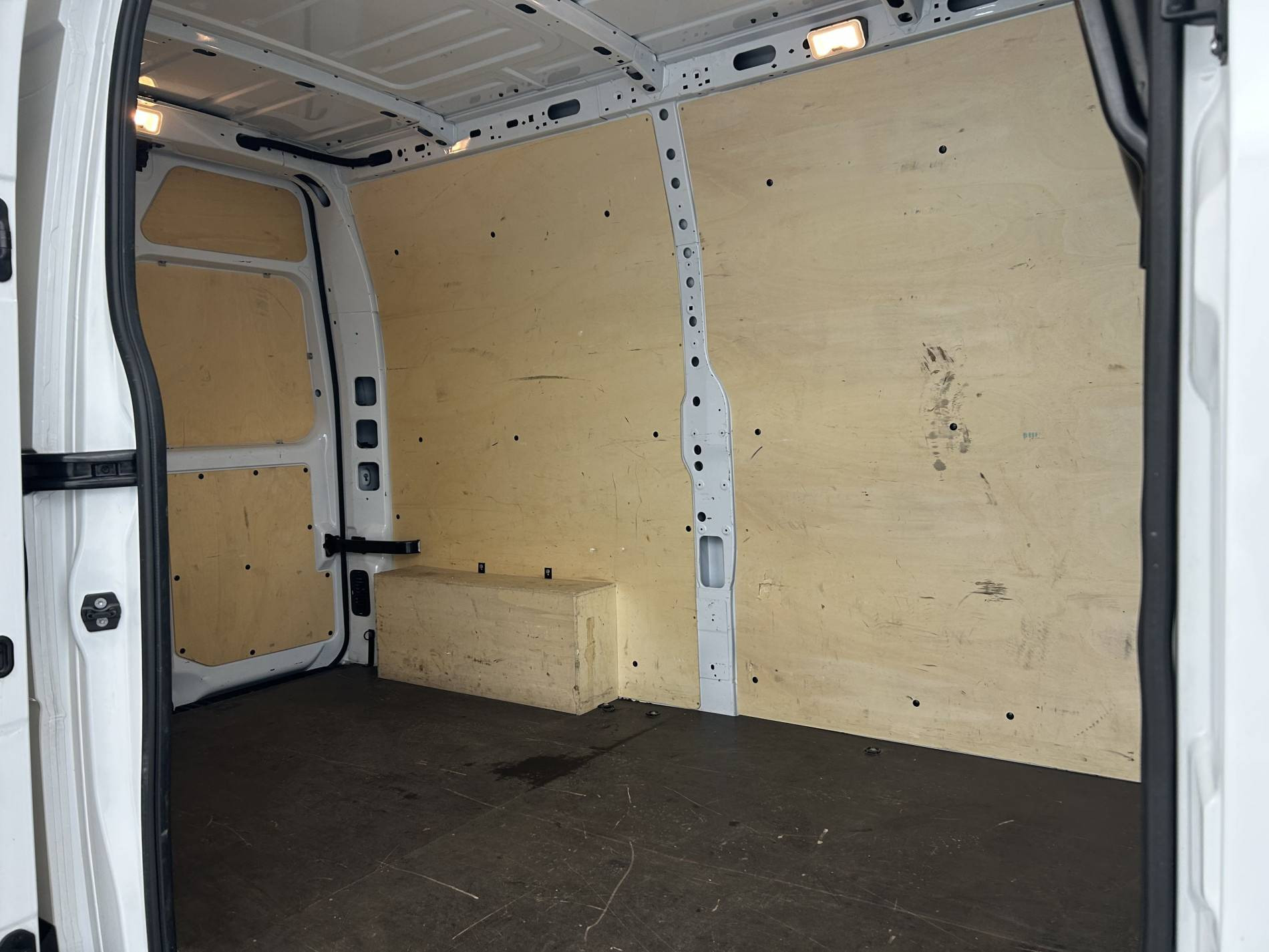 Vente en ligne Renault Master Fourgon MASTER FGN TRAC F3500 L2H2 BLUE DCI 135 au prix de 21 490 €