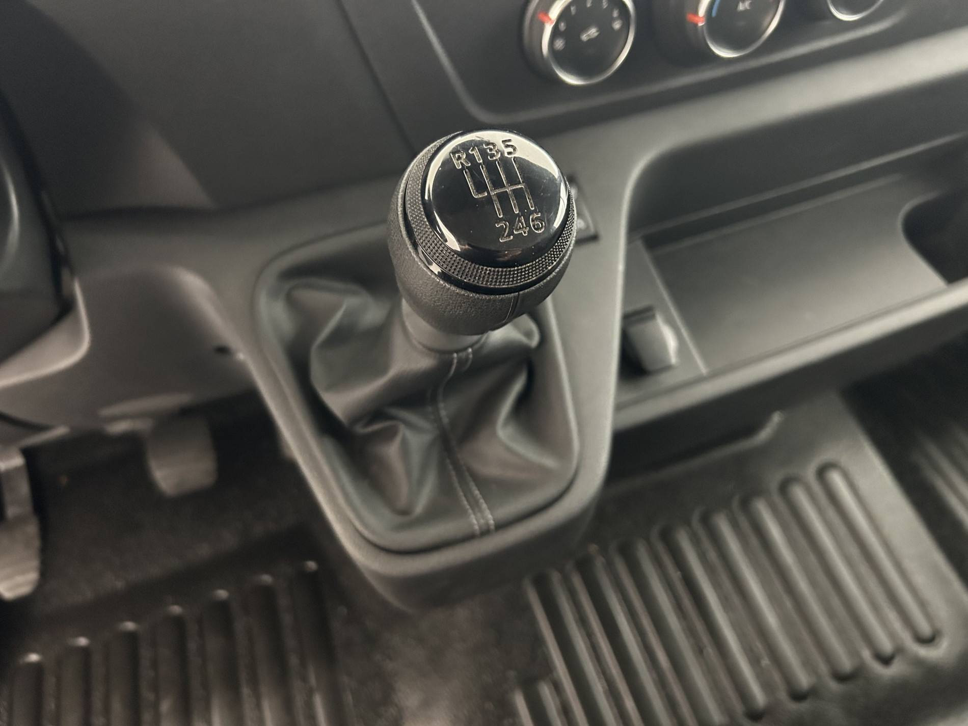 Vente en ligne Renault Master Fourgon MASTER FGN TRAC F3500 L2H2 BLUE DCI 135 au prix de 21 490 €