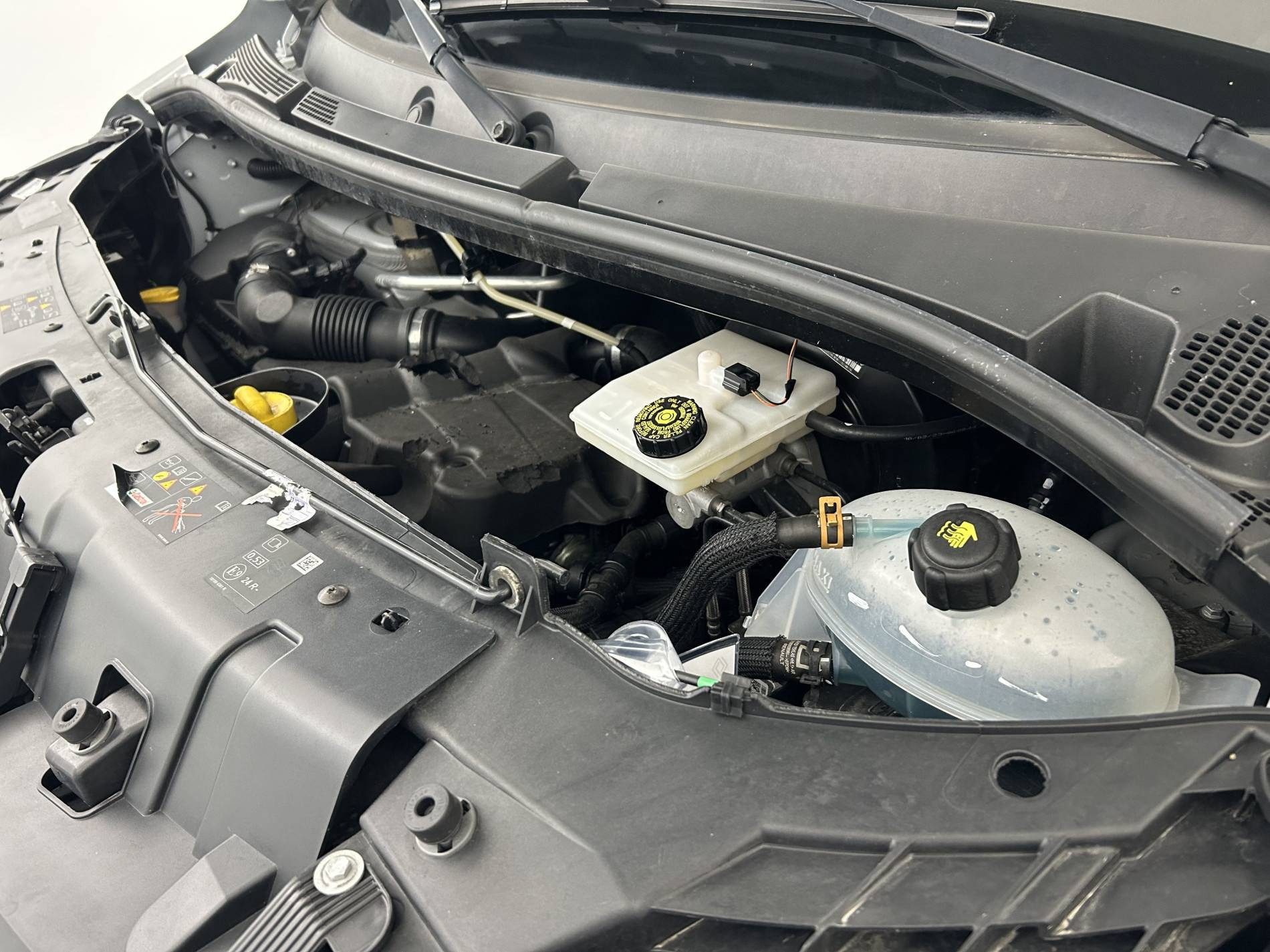 Vente en ligne Renault Master Fourgon MASTER FGN TRAC F3500 L2H2 BLUE DCI 135 au prix de 21 490 €