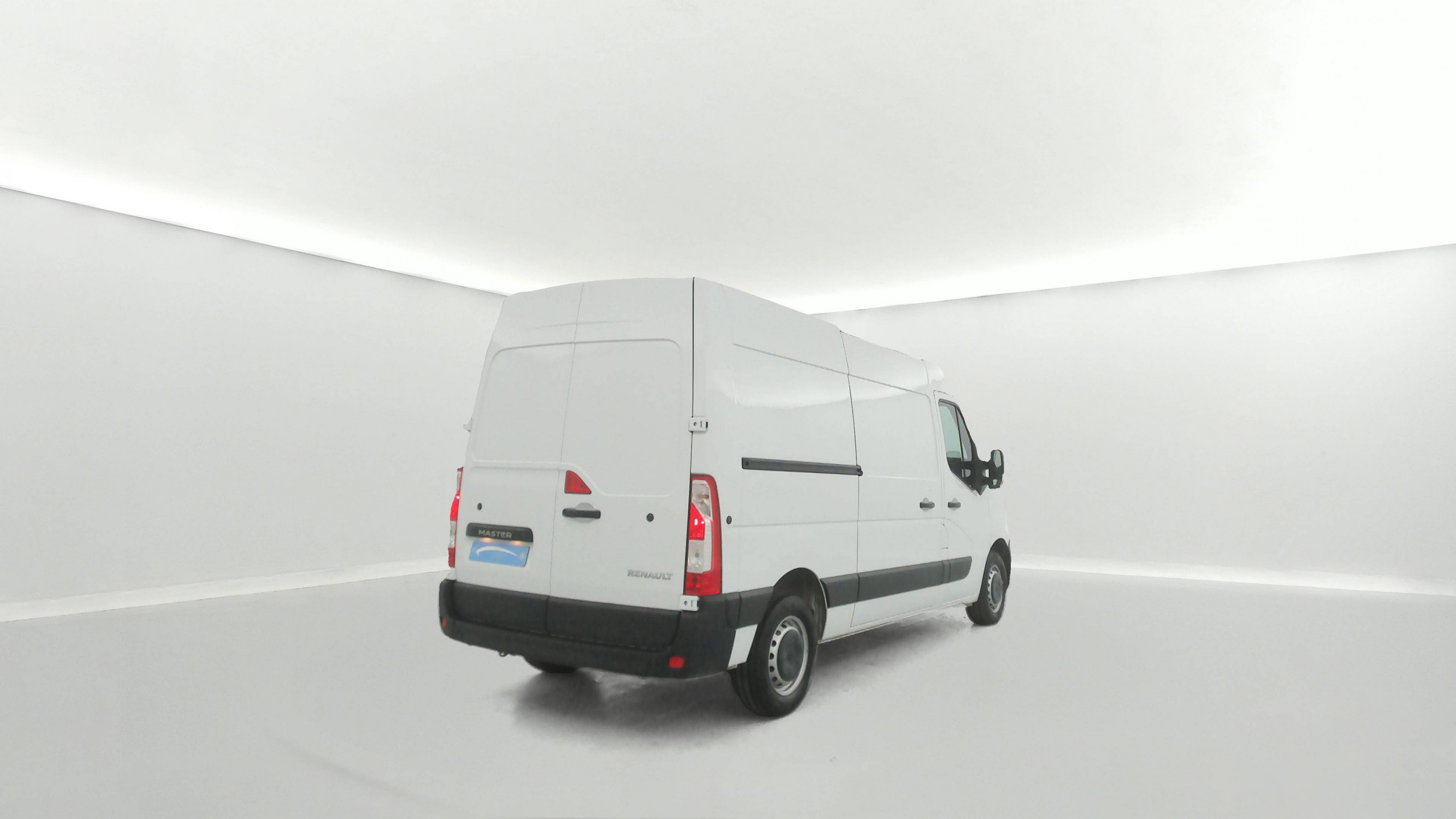 Vente en ligne Renault Master Fourgon MASTER FGN TRAC F3500 L2H2 BLUE DCI 135 au prix de 21 490 €