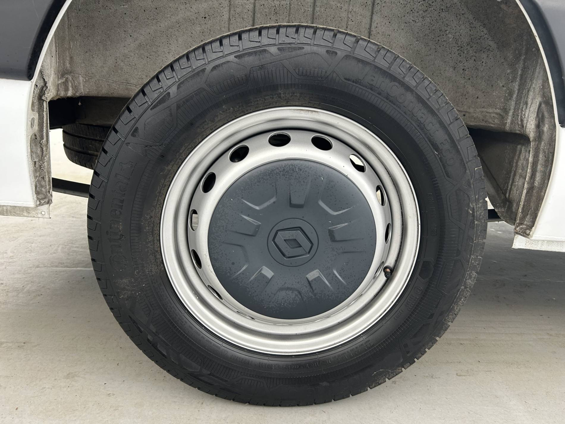 Vente en ligne Renault Master Fourgon MASTER FGN TRAC F3500 L2H2 BLUE DCI 135 au prix de 21 790 €