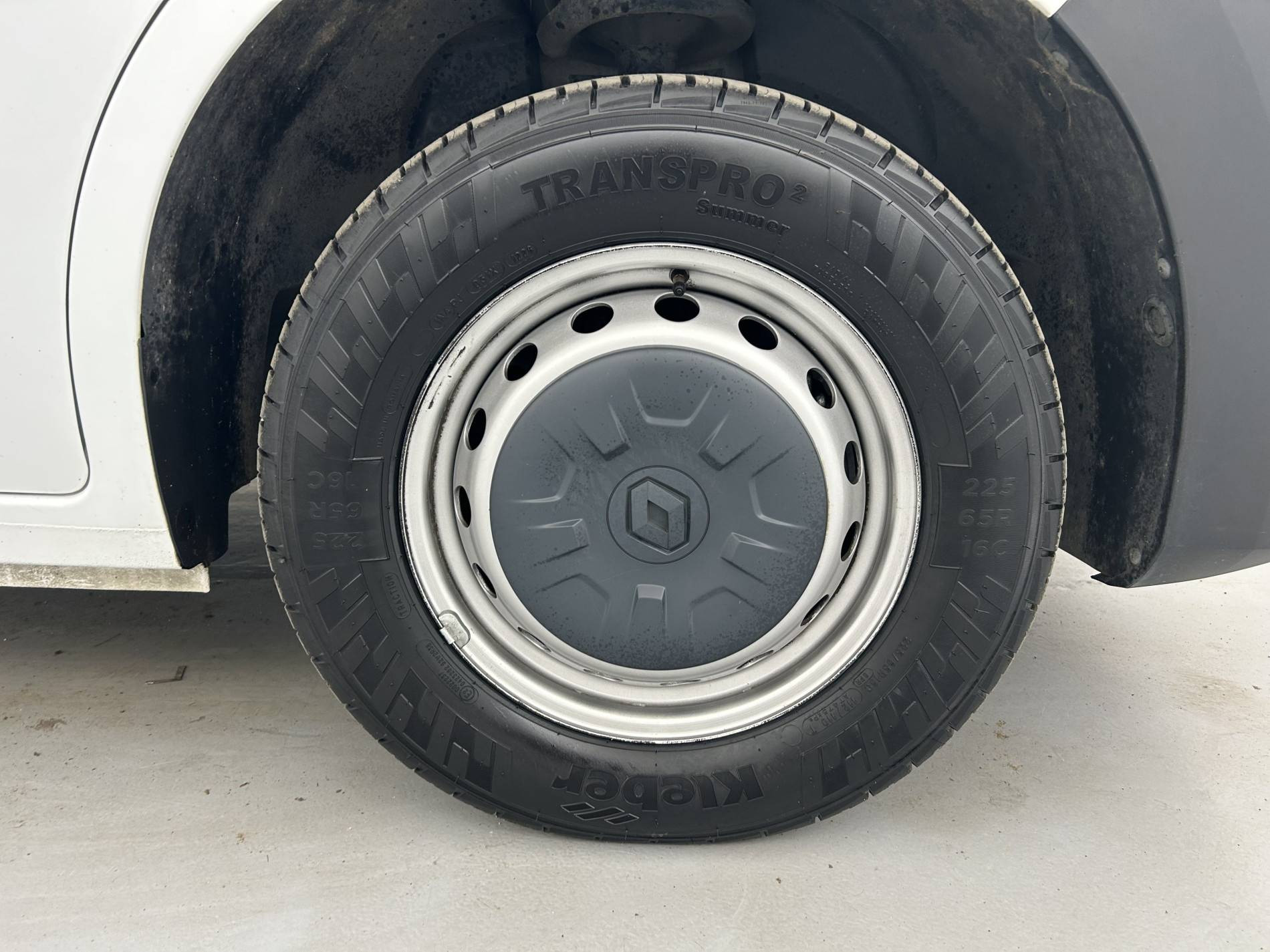Vente en ligne Renault Master Fourgon MASTER FGN TRAC F3500 L2H2 BLUE DCI 135 au prix de 21 790 €