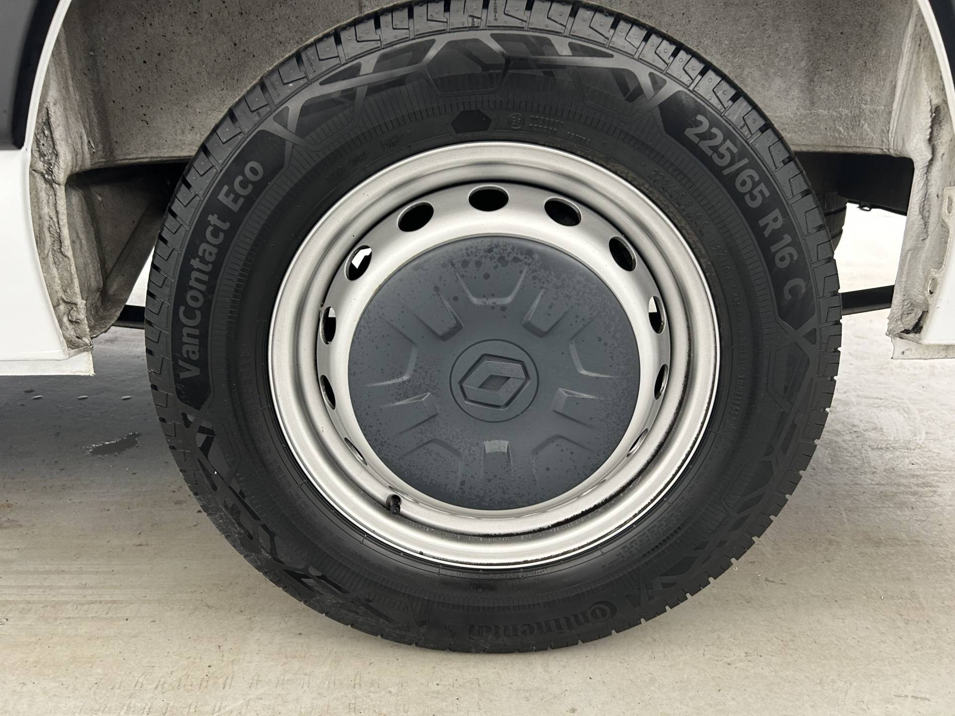 Vente en ligne Renault Master Fourgon MASTER FGN TRAC F3500 L2H2 BLUE DCI 135 au prix de 21 790 €