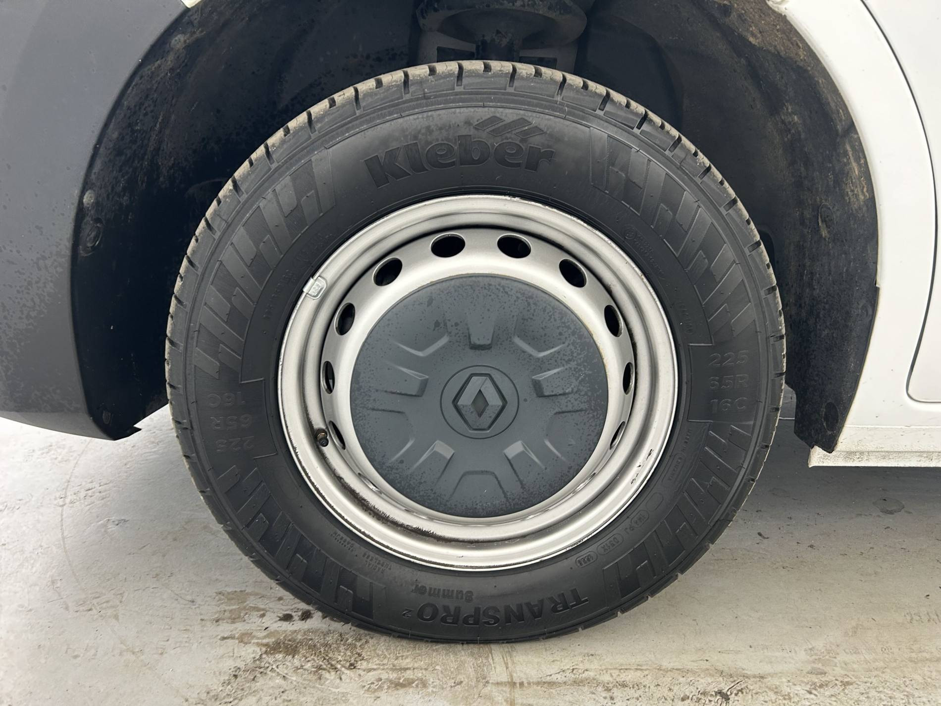 Vente en ligne Renault Master Fourgon MASTER FGN TRAC F3500 L2H2 BLUE DCI 135 au prix de 21 790 €